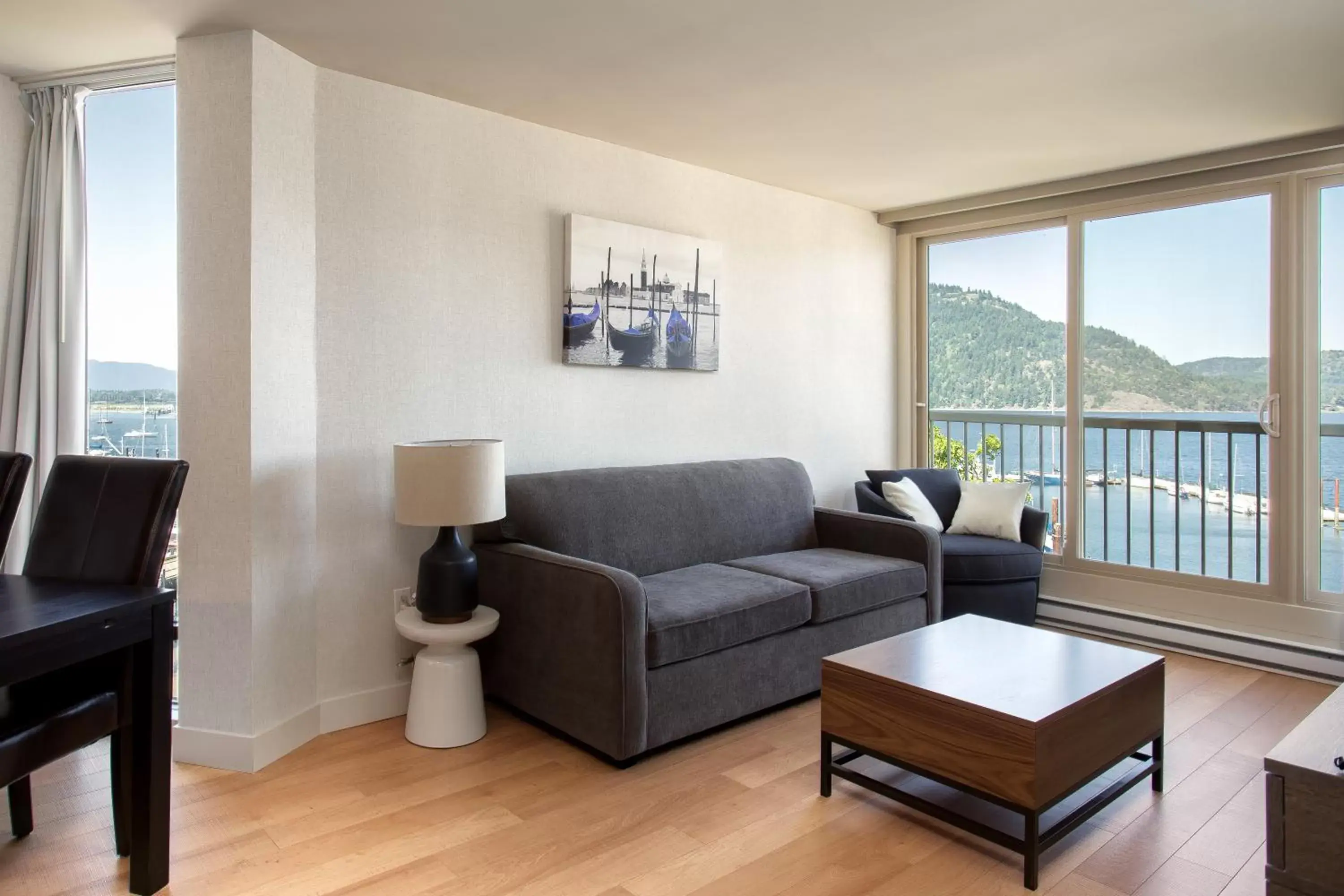 Living room, Seating Area in Oceanfront Suites at Cowichan Bay