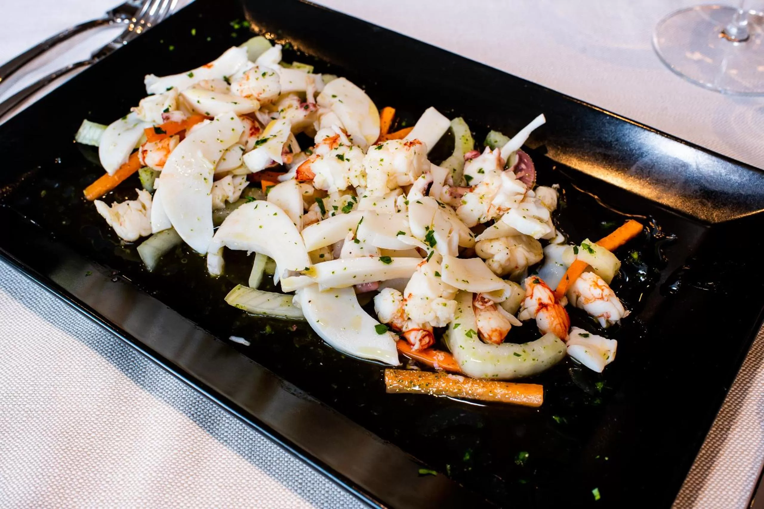 Restaurant/places to eat in M2 Hotel