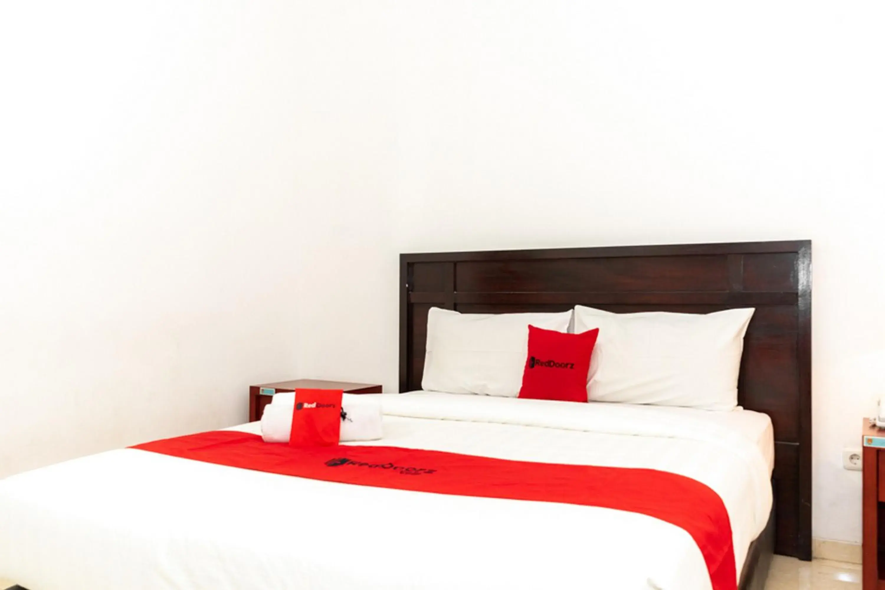Bedroom, Bed in RedDoorz Plus Syariah near Java Supermall Semarang 2
