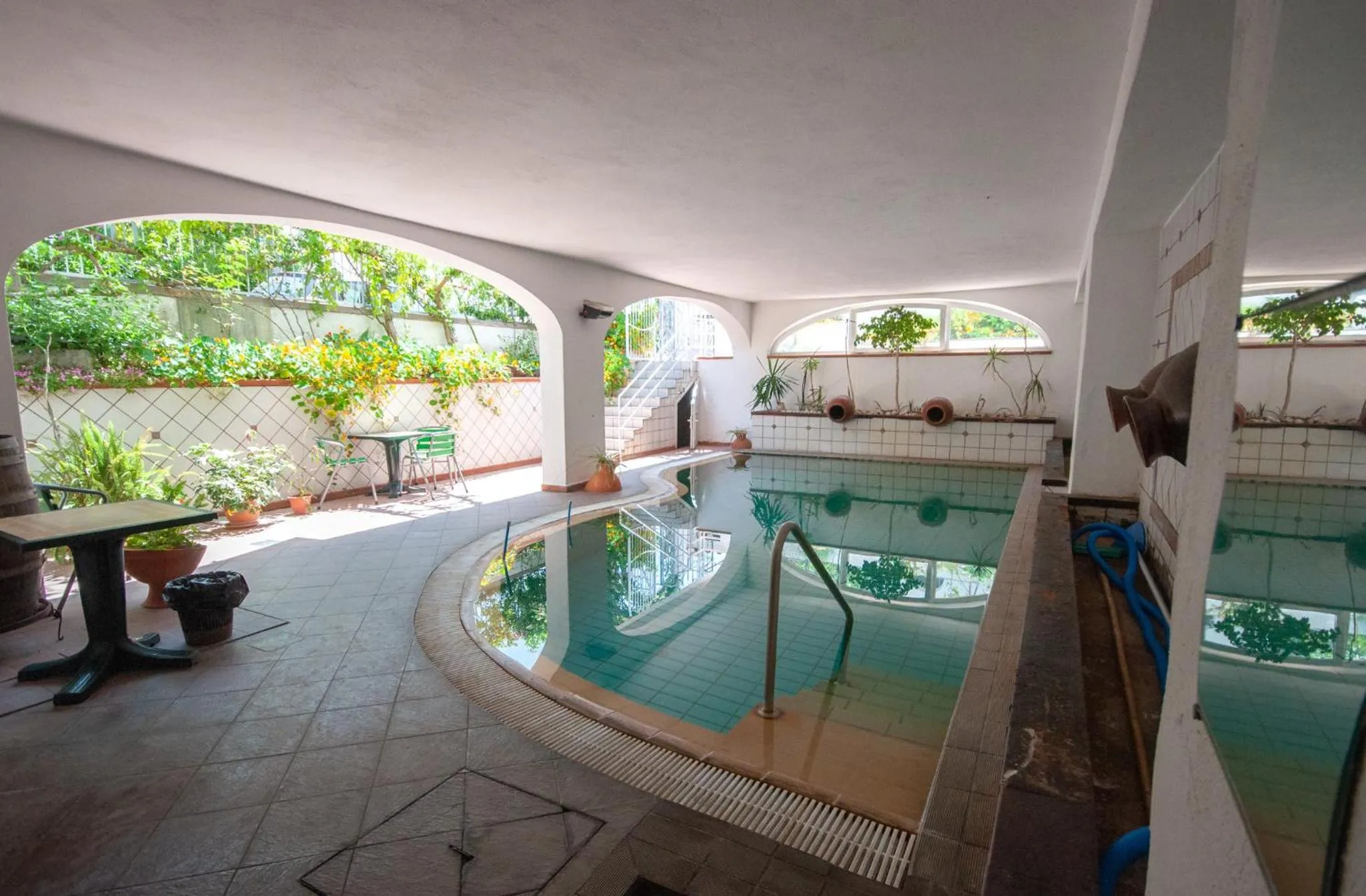 Pool view in Hotel Villa Cecilia