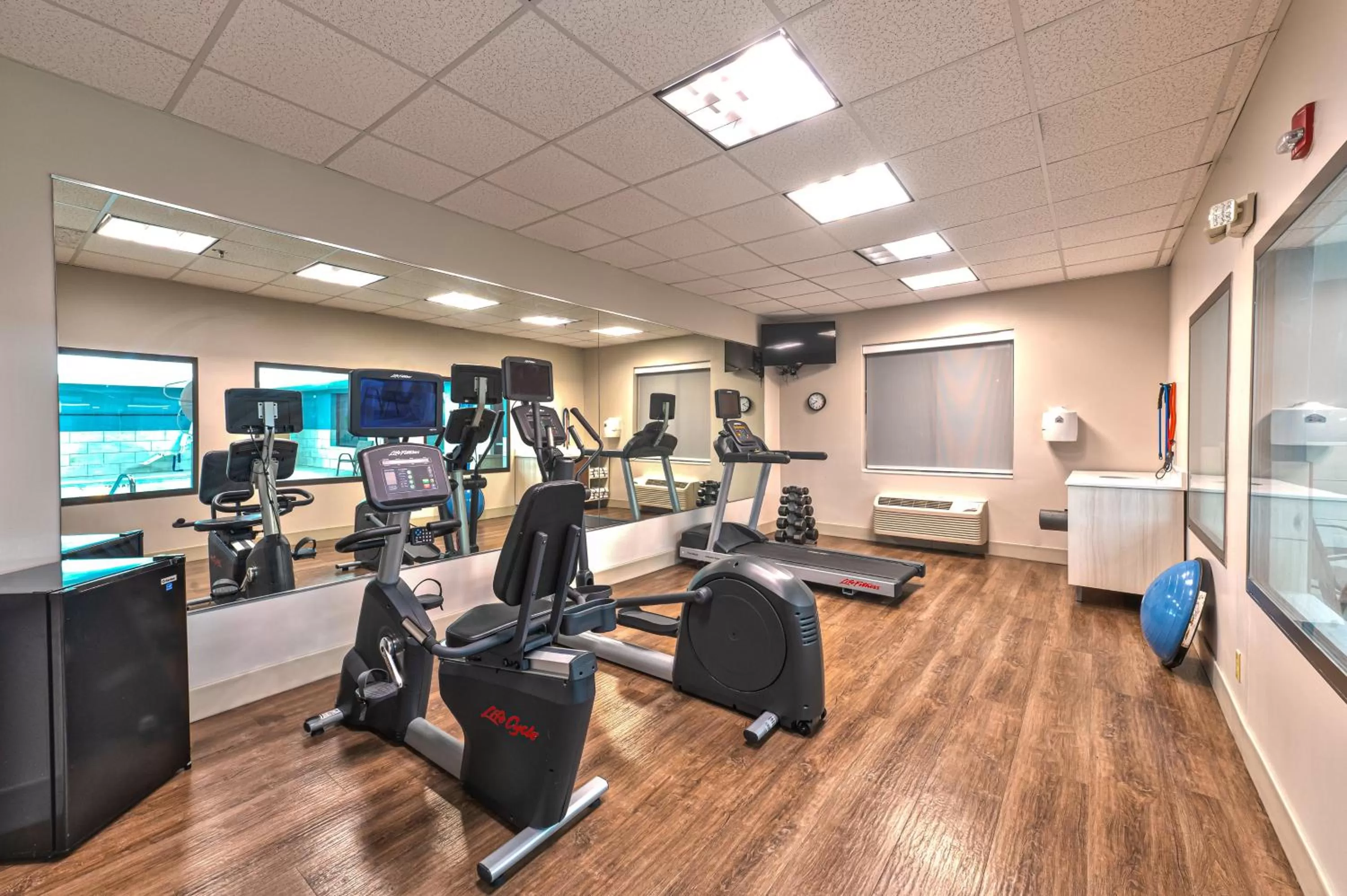 Fitness centre/facilities in Holiday Inn Express Hotel & Suites Goshen by IHG
