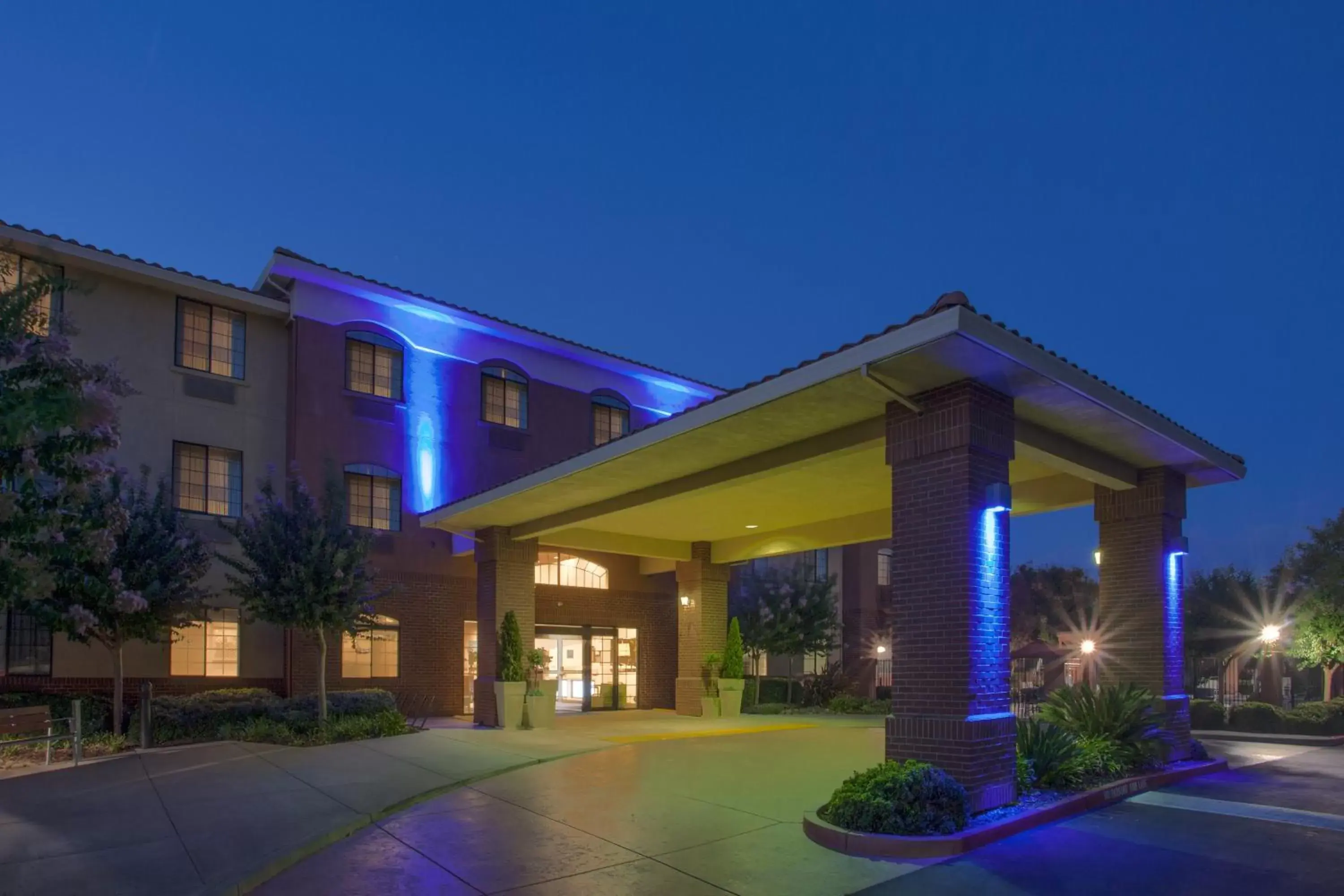 Property Building in Holiday Inn Express Davis-University Area, an IHG Hotel