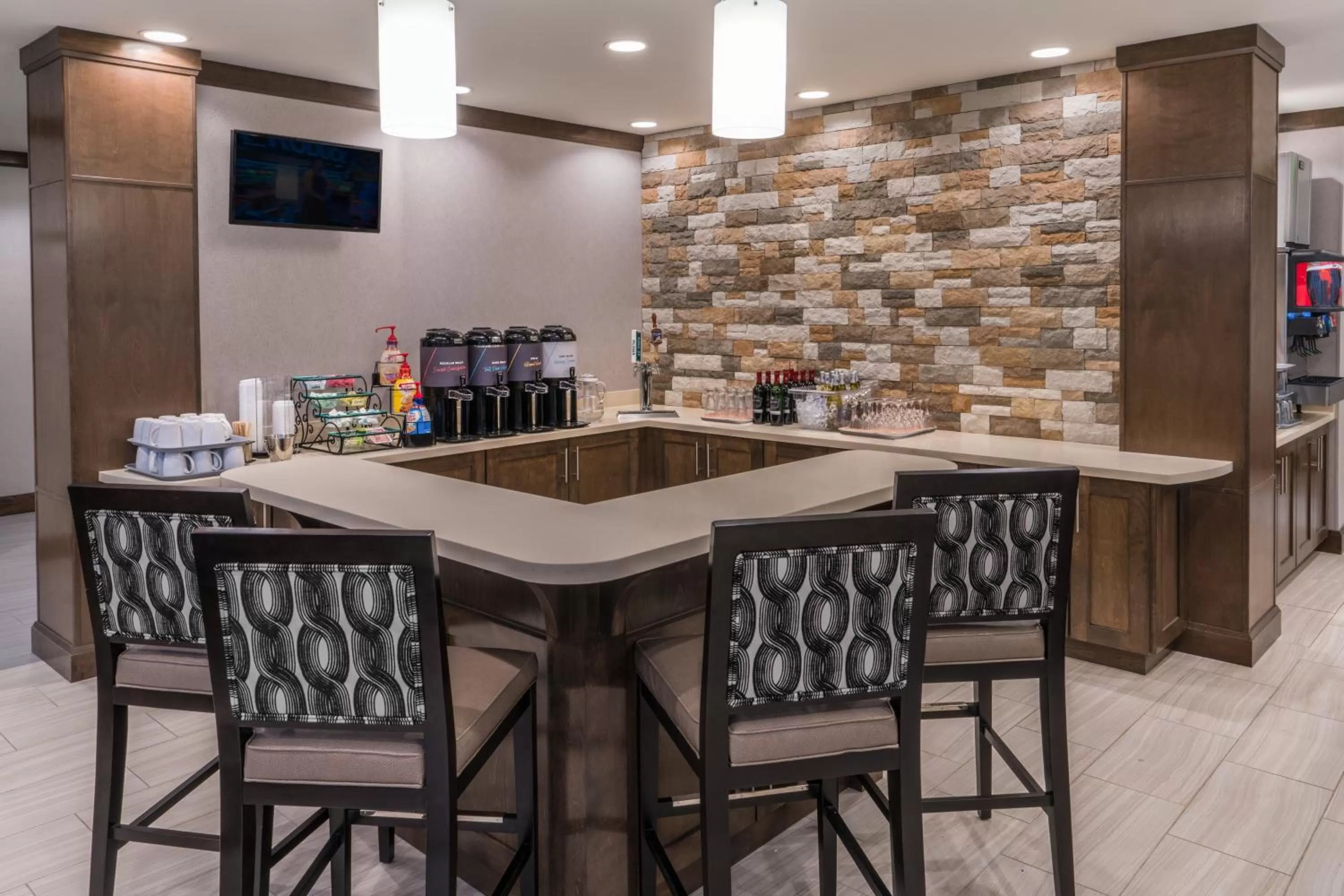 Restaurant/places to eat in Staybridge Suites Anchorage by IHG