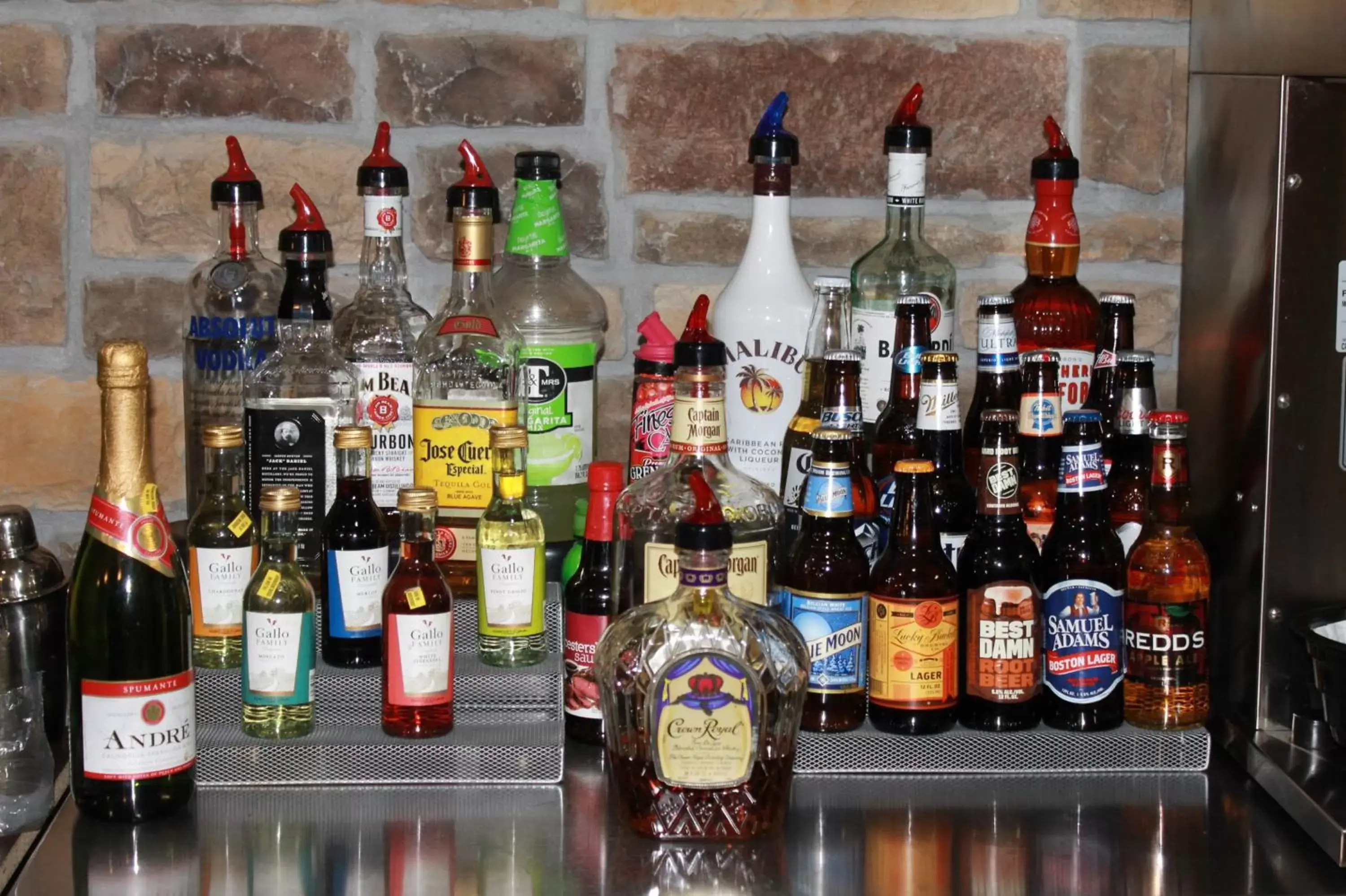 Alcoholic drinks, Drinks in Cobblestone Inn & Suites - Avoca