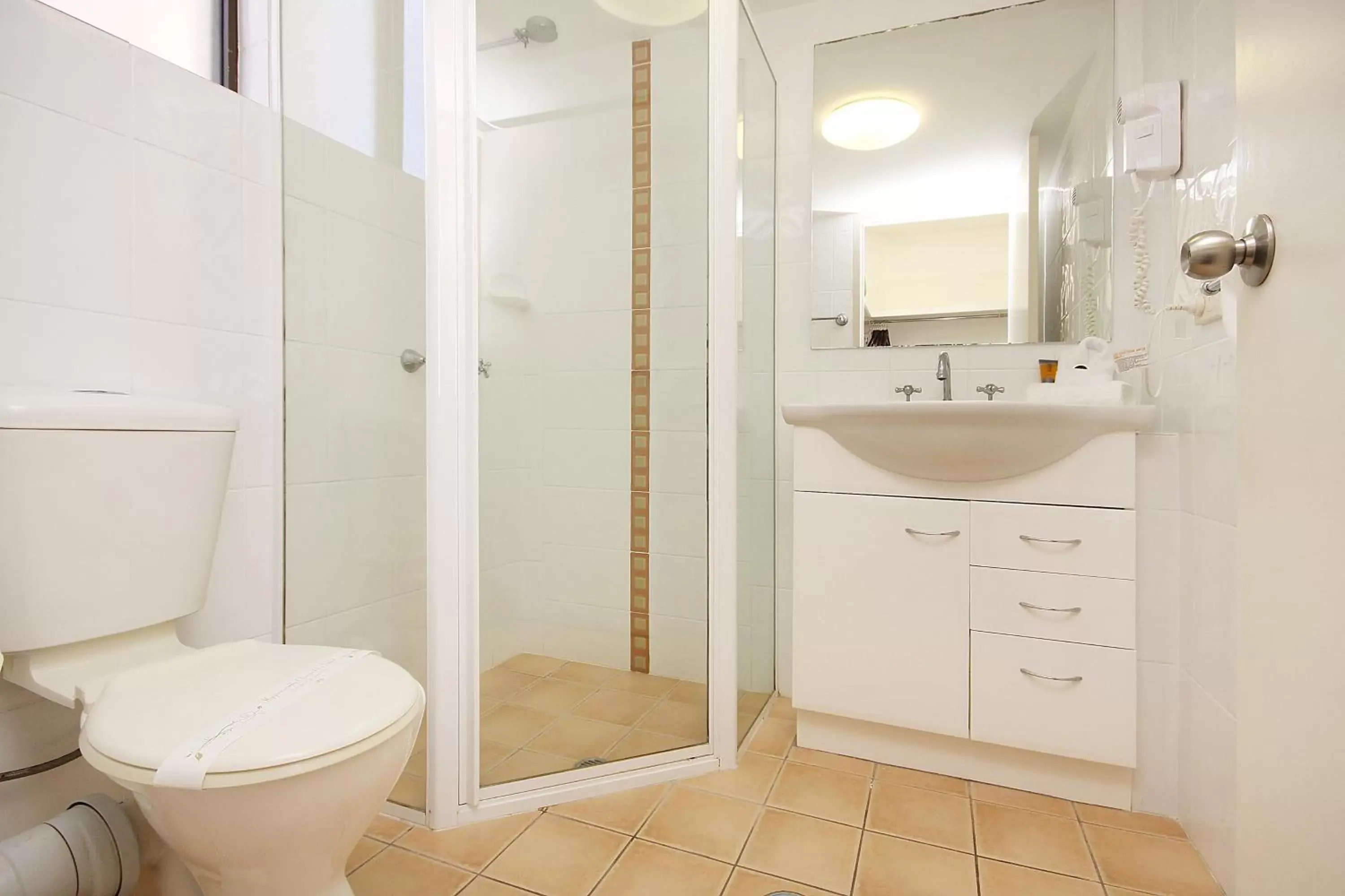 Bathroom in Spindrift on the Beach - Absolute Beachfront