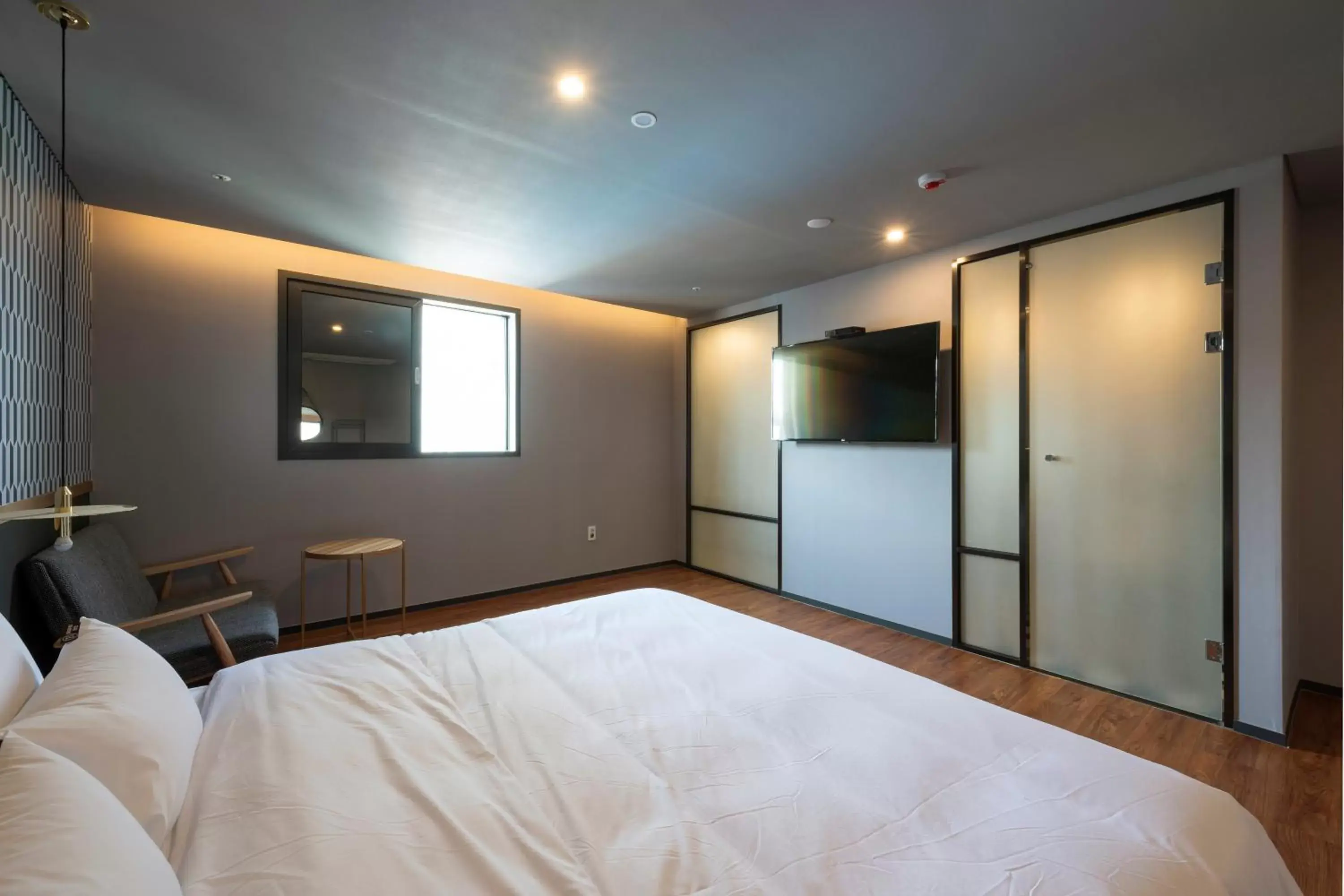 Bedroom, Bed in Seomyeon Brown-dot hotel Gold
