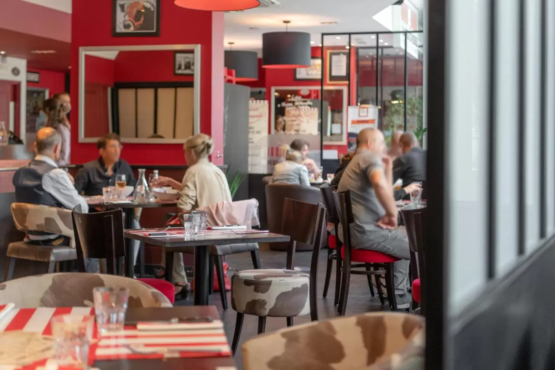 Restaurant/Places to Eat in ibis Lyon Caluire Cité Internationale