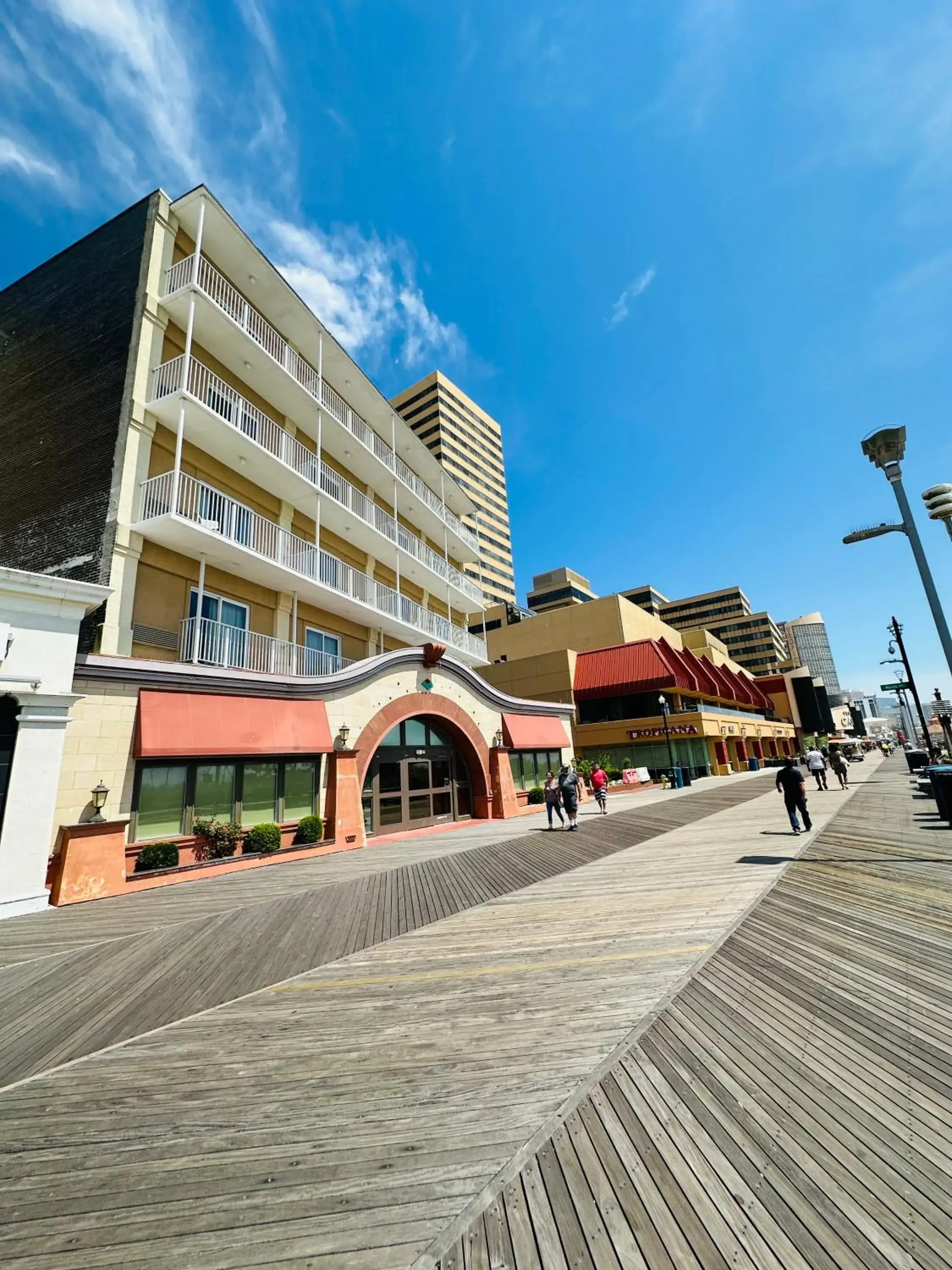 Property Building in Days Inn by Wyndham Atlantic City Oceanfront-Boardwalk