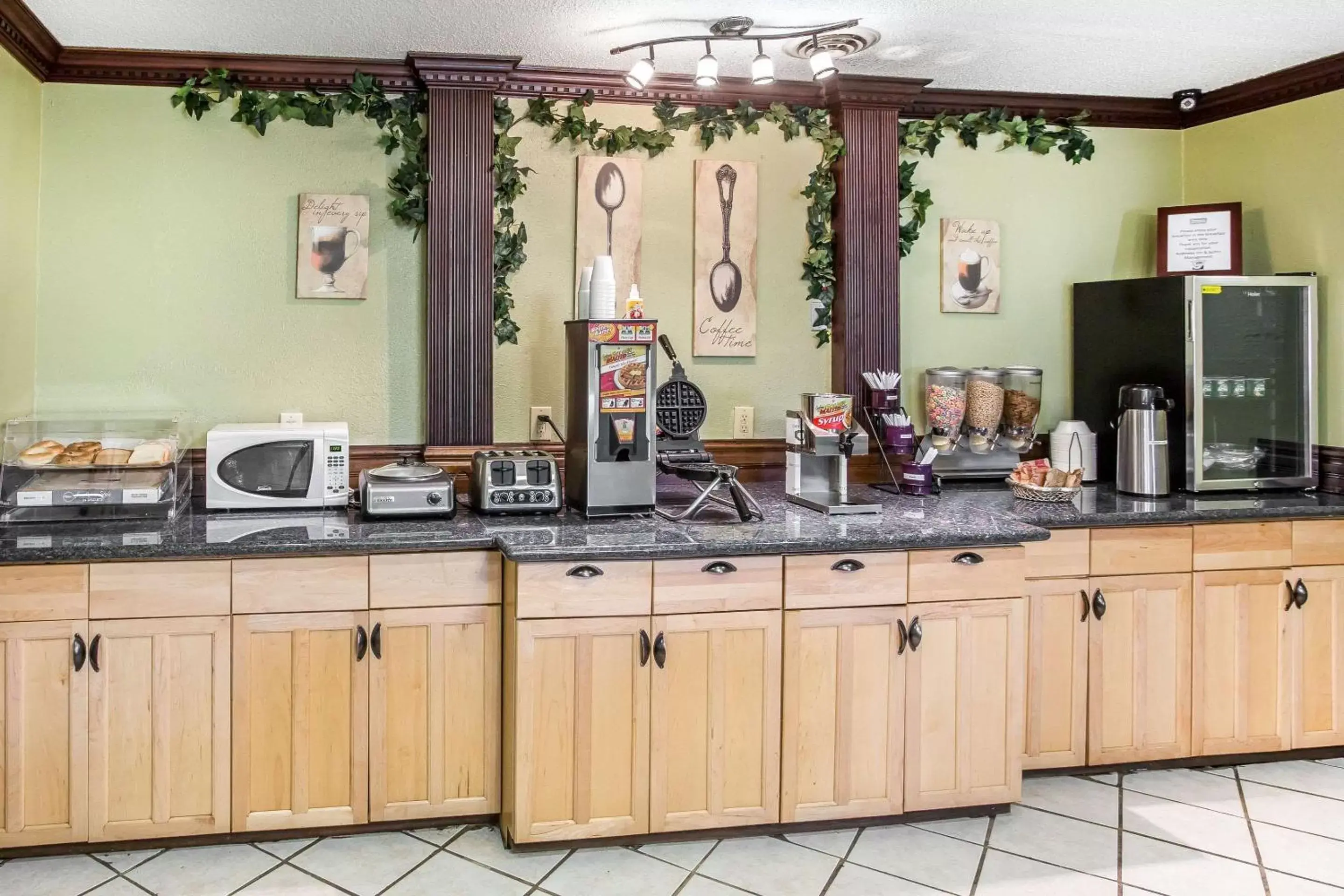 Restaurant/places to eat in Rodeway Inn & Suites Smyrna - Nashville Area Restaurant/places to eat in Rodeway Inn & Suites Smyrna - Nashville Area