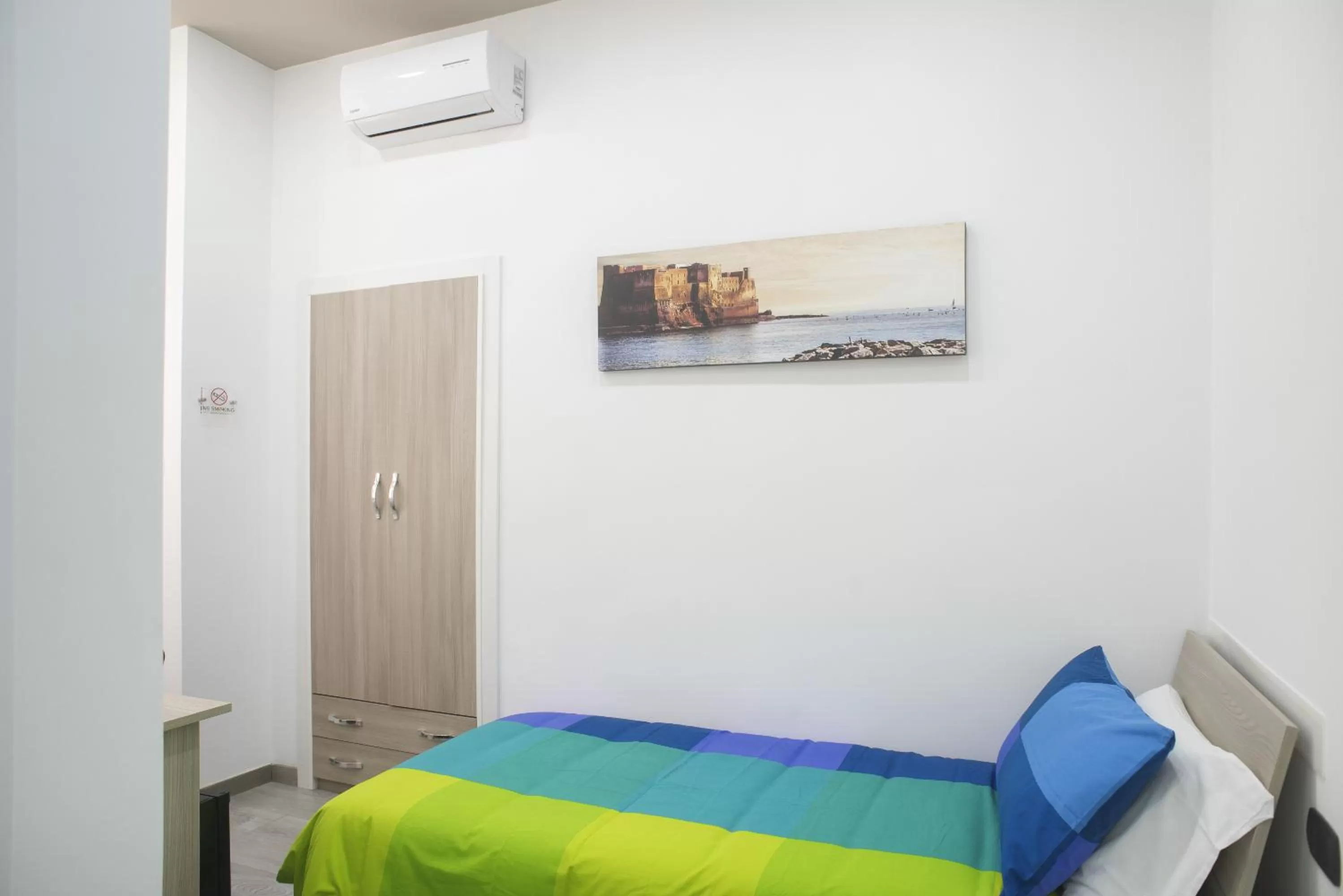 Shower, Bed in La Casa di Luna