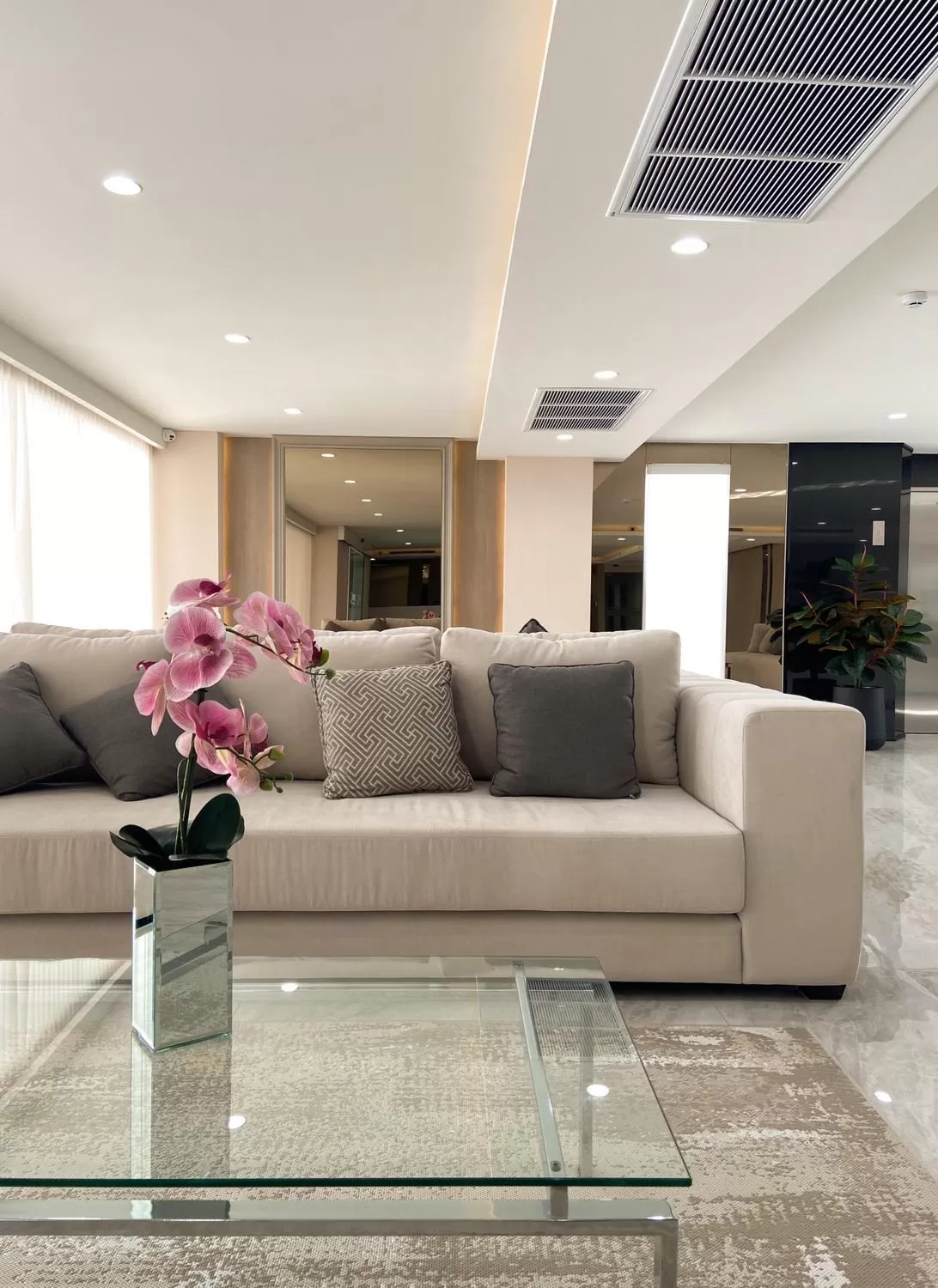 Lobby or reception in Oriole Residence - Suvarnabhumi Airport