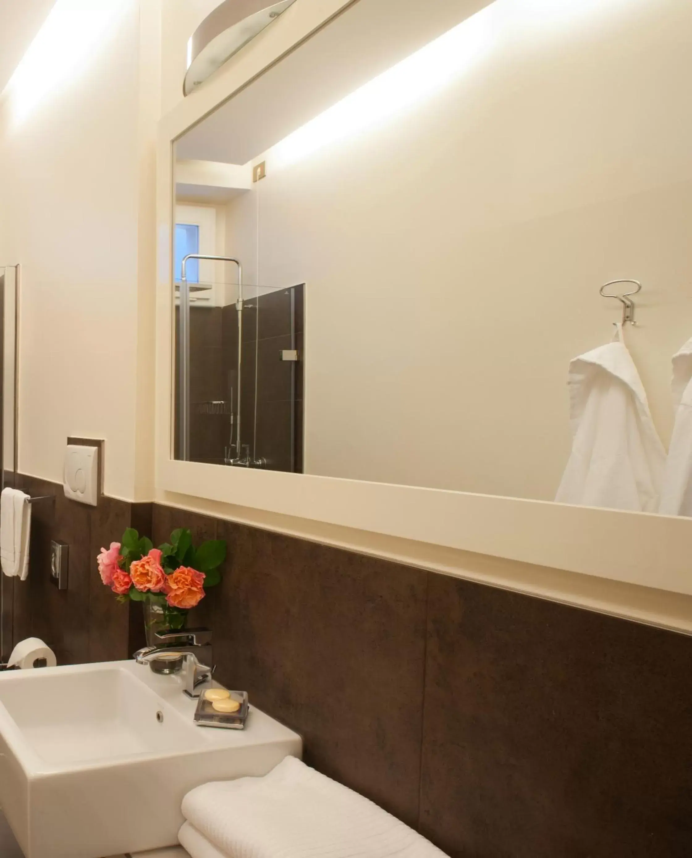 Shower, Bathroom in Palazzo Rotati