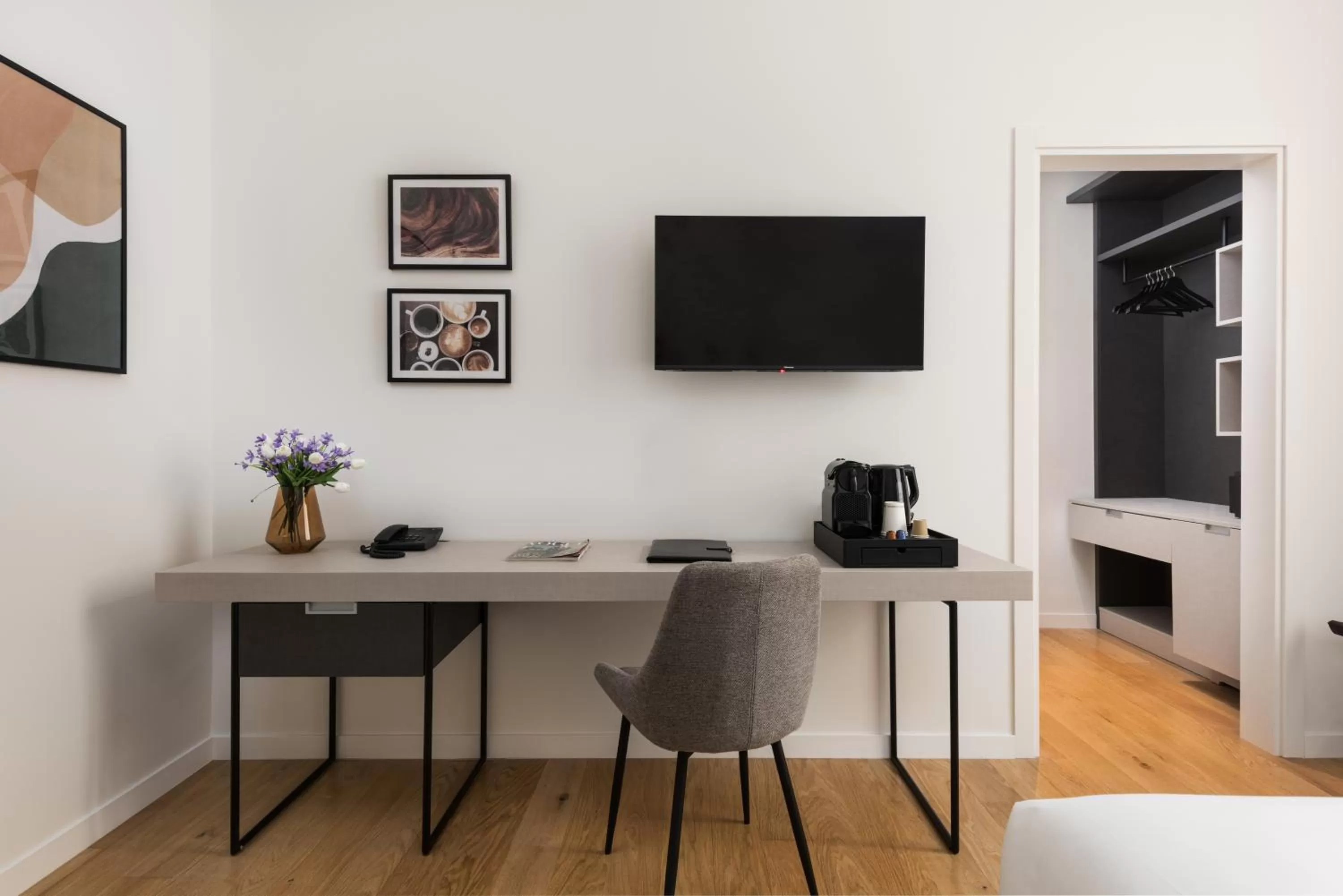 TV and multimedia in AT 41