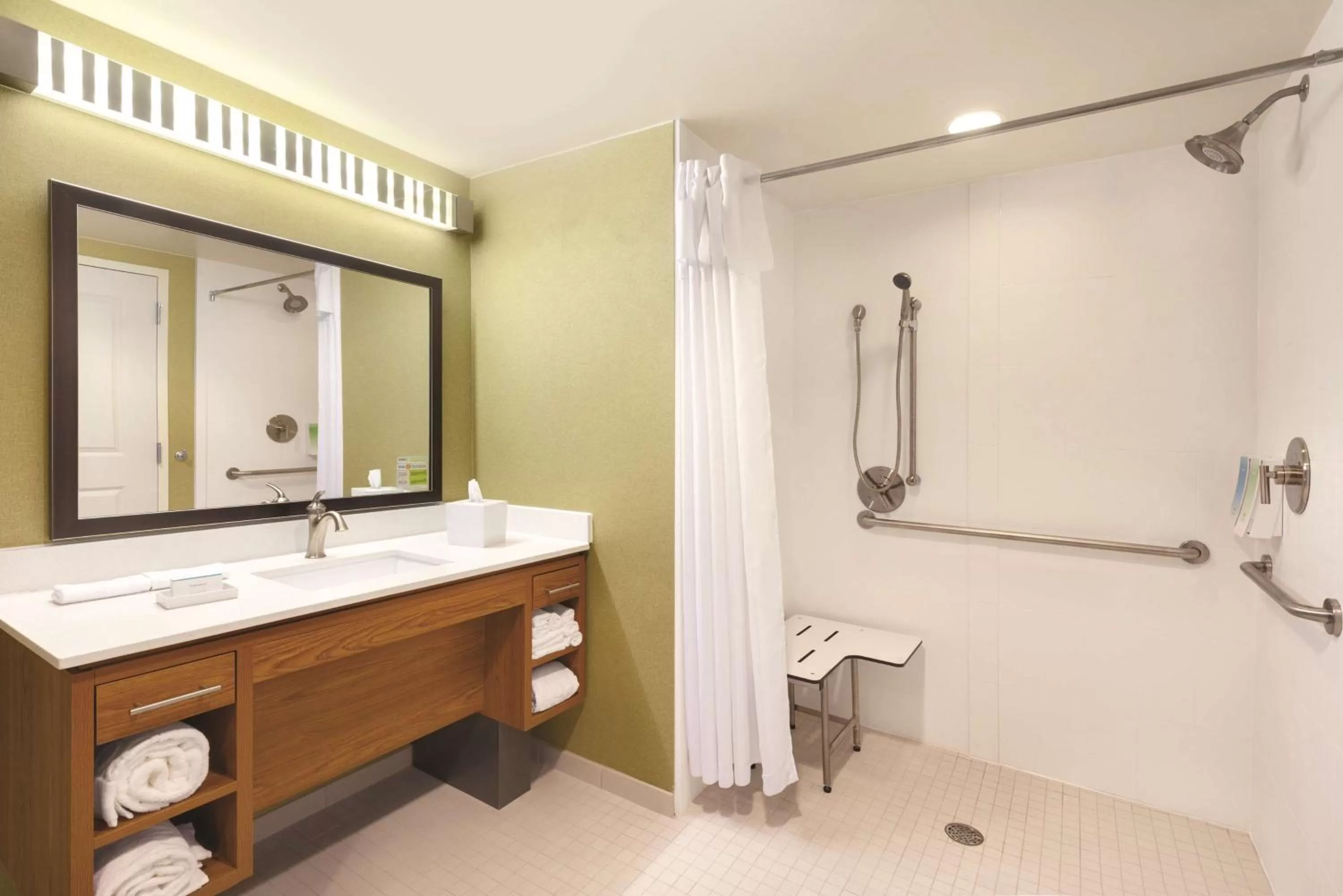 Bathroom in Home2 Suites by Hilton Parc Lafayette