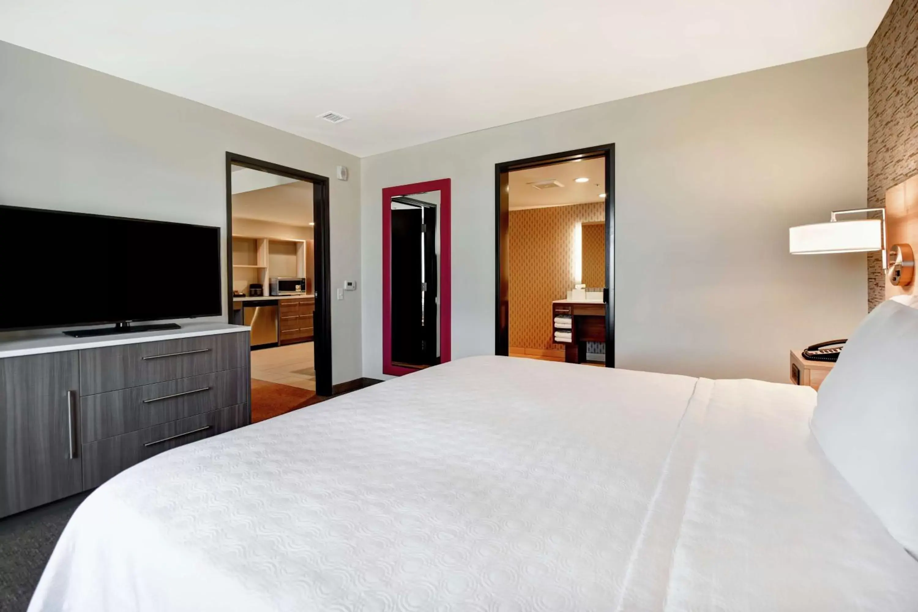 Bedroom, Bed in Home2 Suites by Hilton Victorville