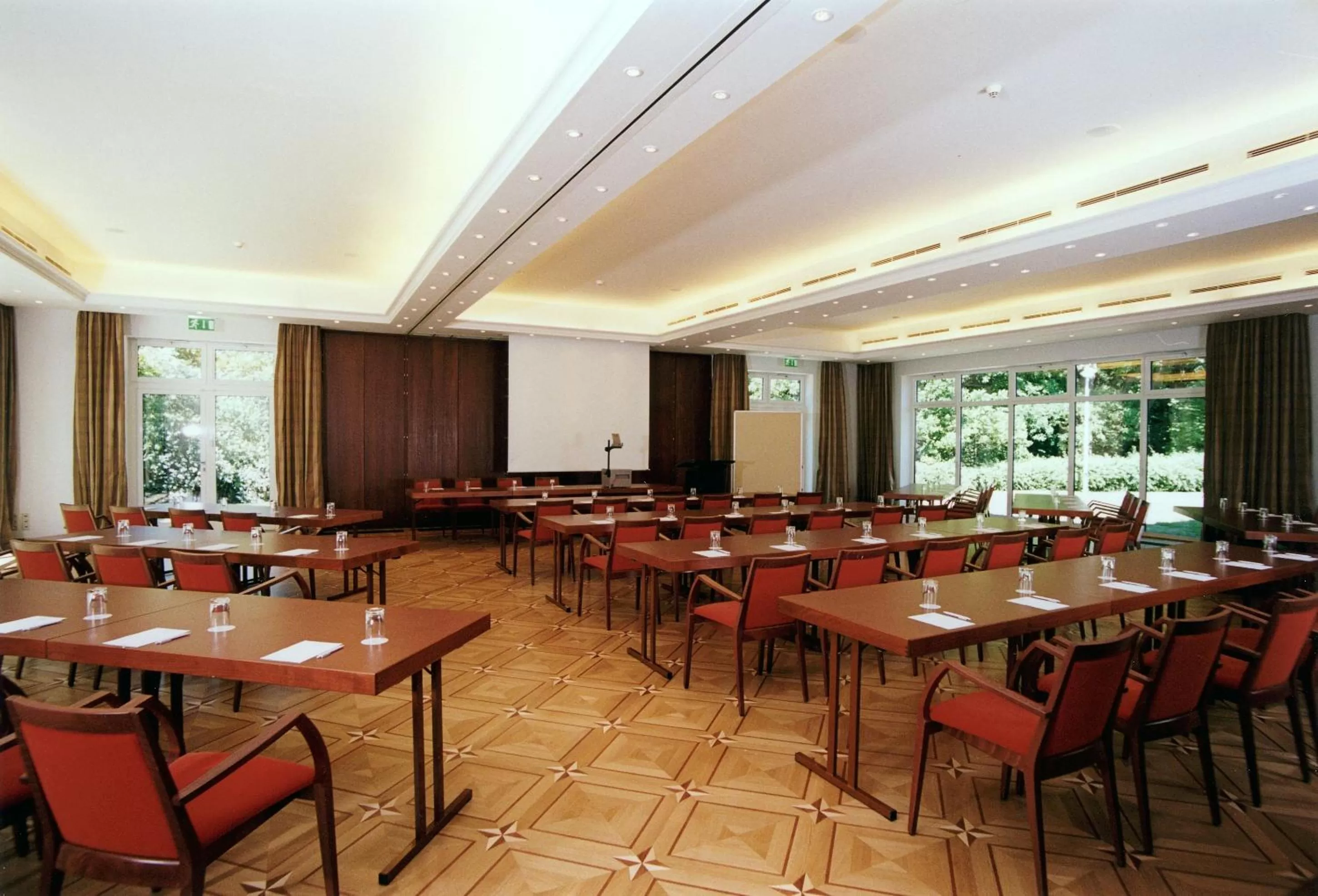 Business facilities in Parkhotel Am Glienberg by NP