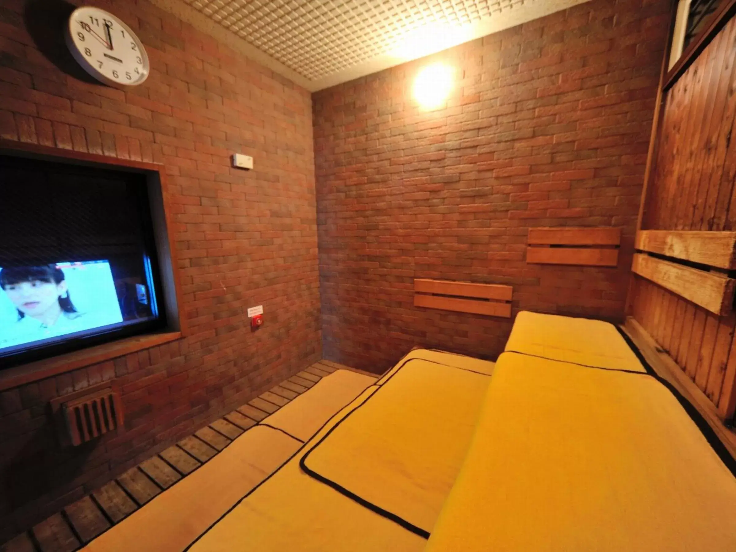 Sauna, TV/Entertainment Center in Dormy Inn Kofu