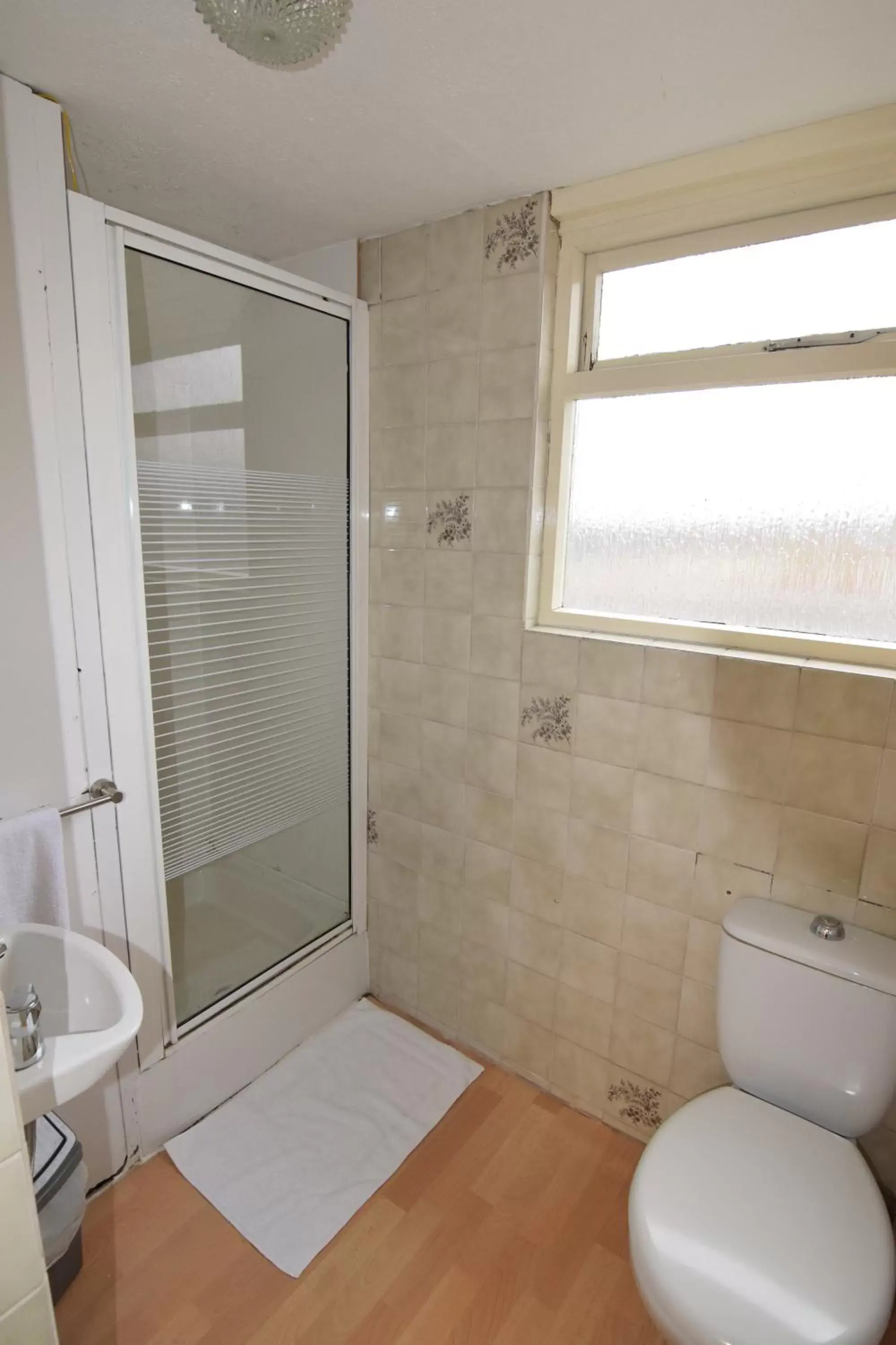 Shower, Bathroom in Castle Lodge