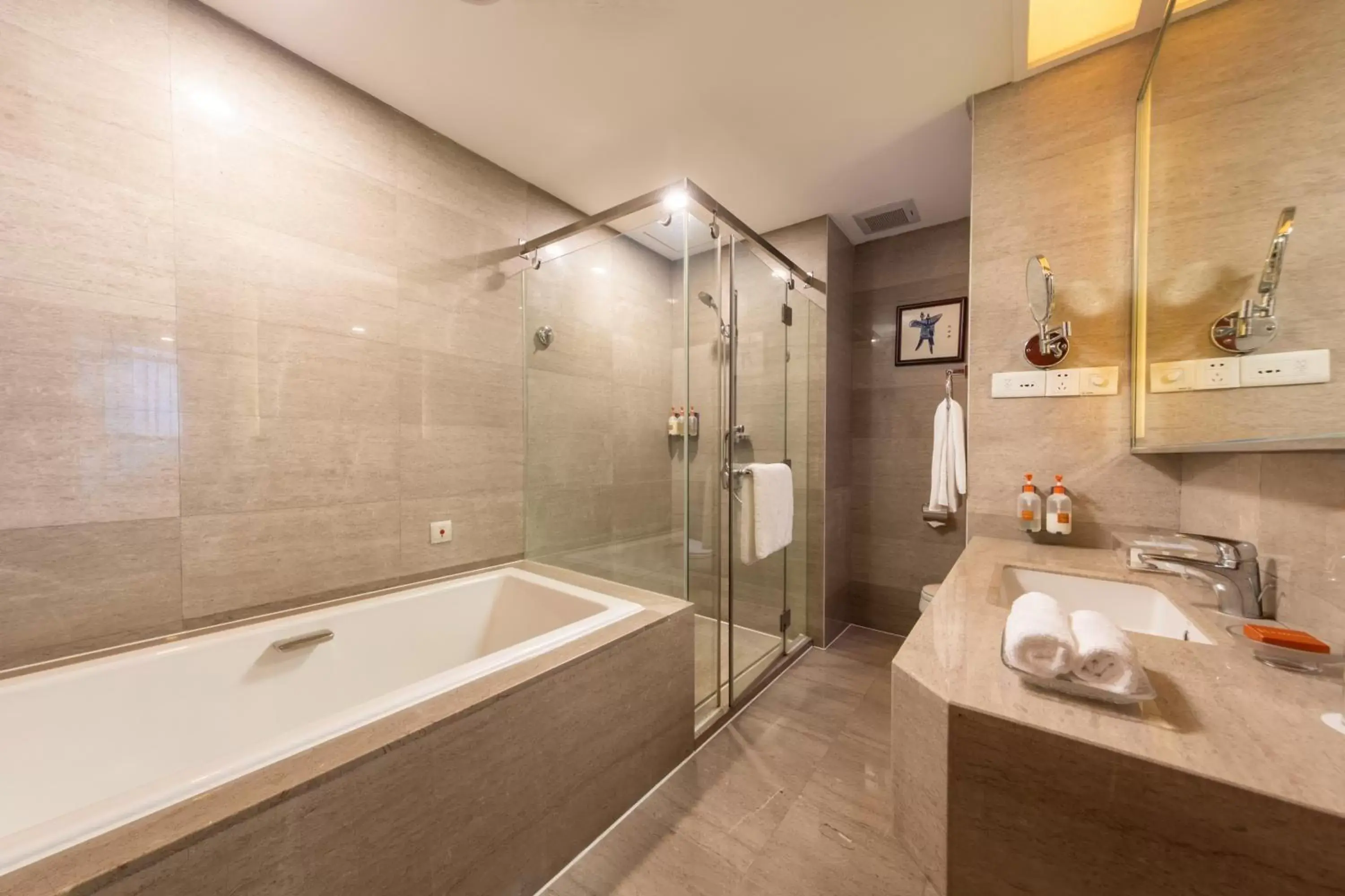 Bathroom in Crowne Plaza Foshan, an IHG Hotel - Exclusive bus stations for HKSAR round-trips