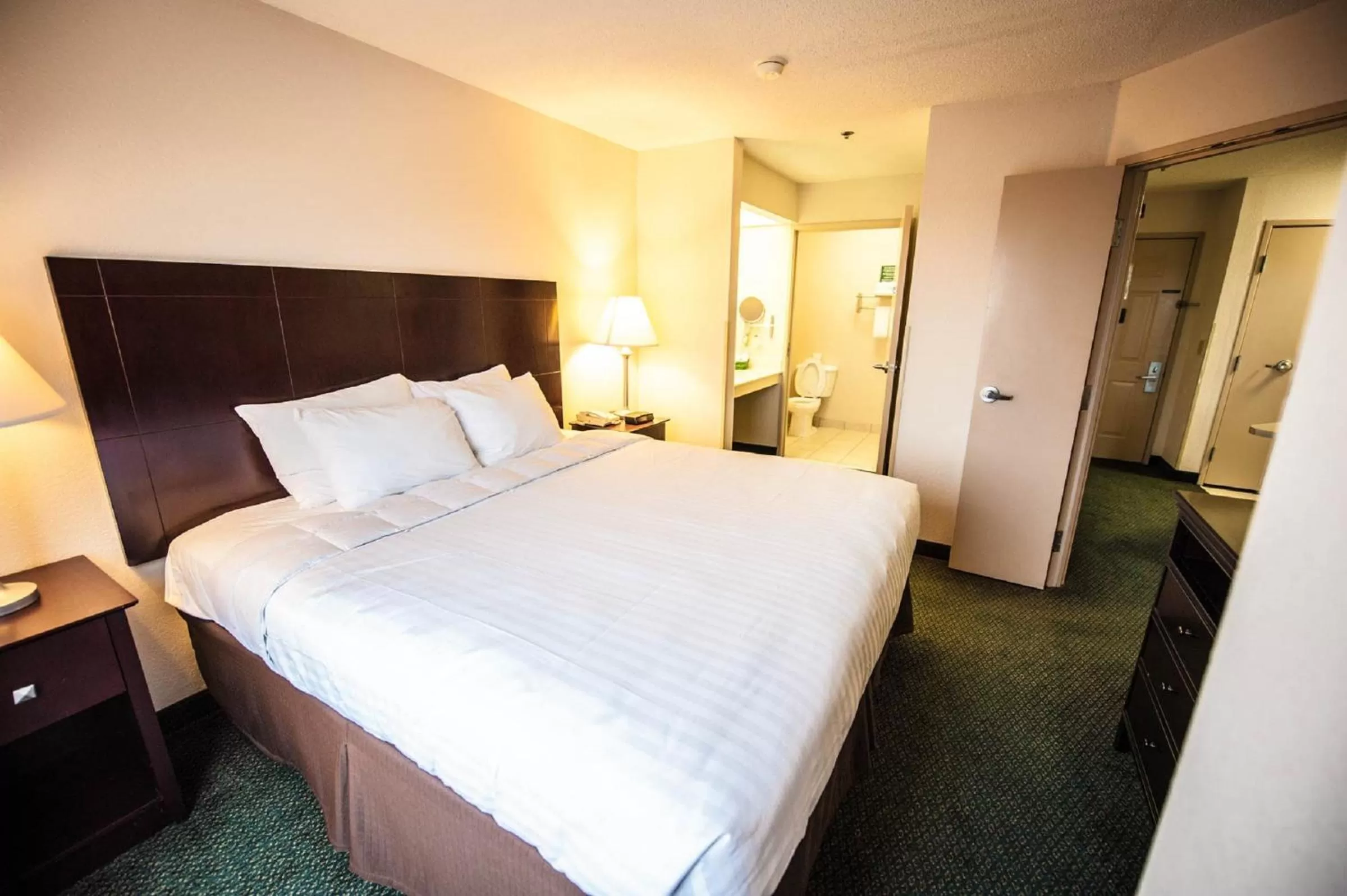 Bedroom, Bed in Greystone Inn & Suites