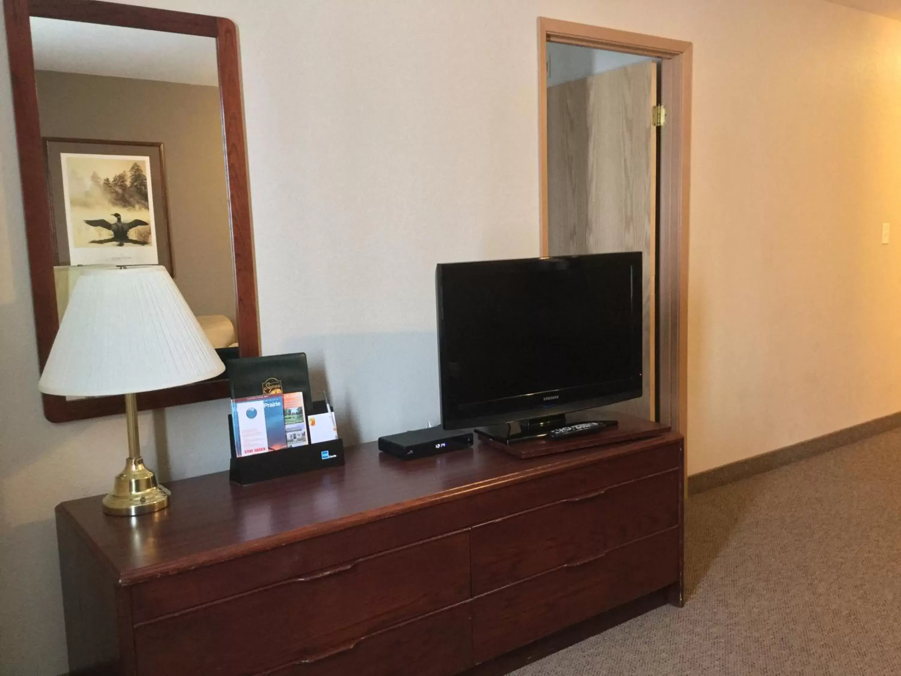 Photo of the whole room, TV/Entertainment Center in Super 8 by Wyndham Portage La Prairie MB