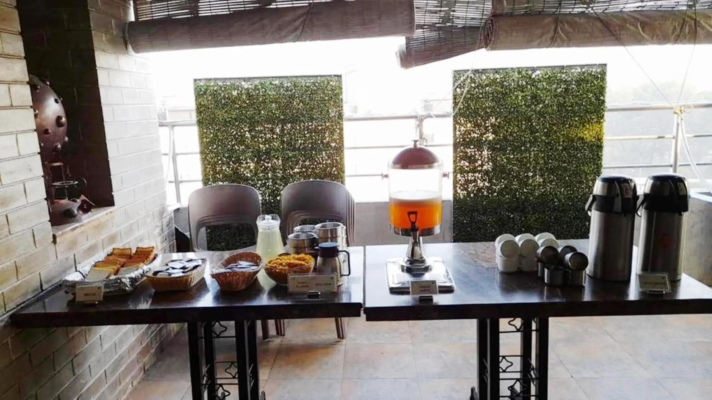 Breakfast in Hotel Roopa