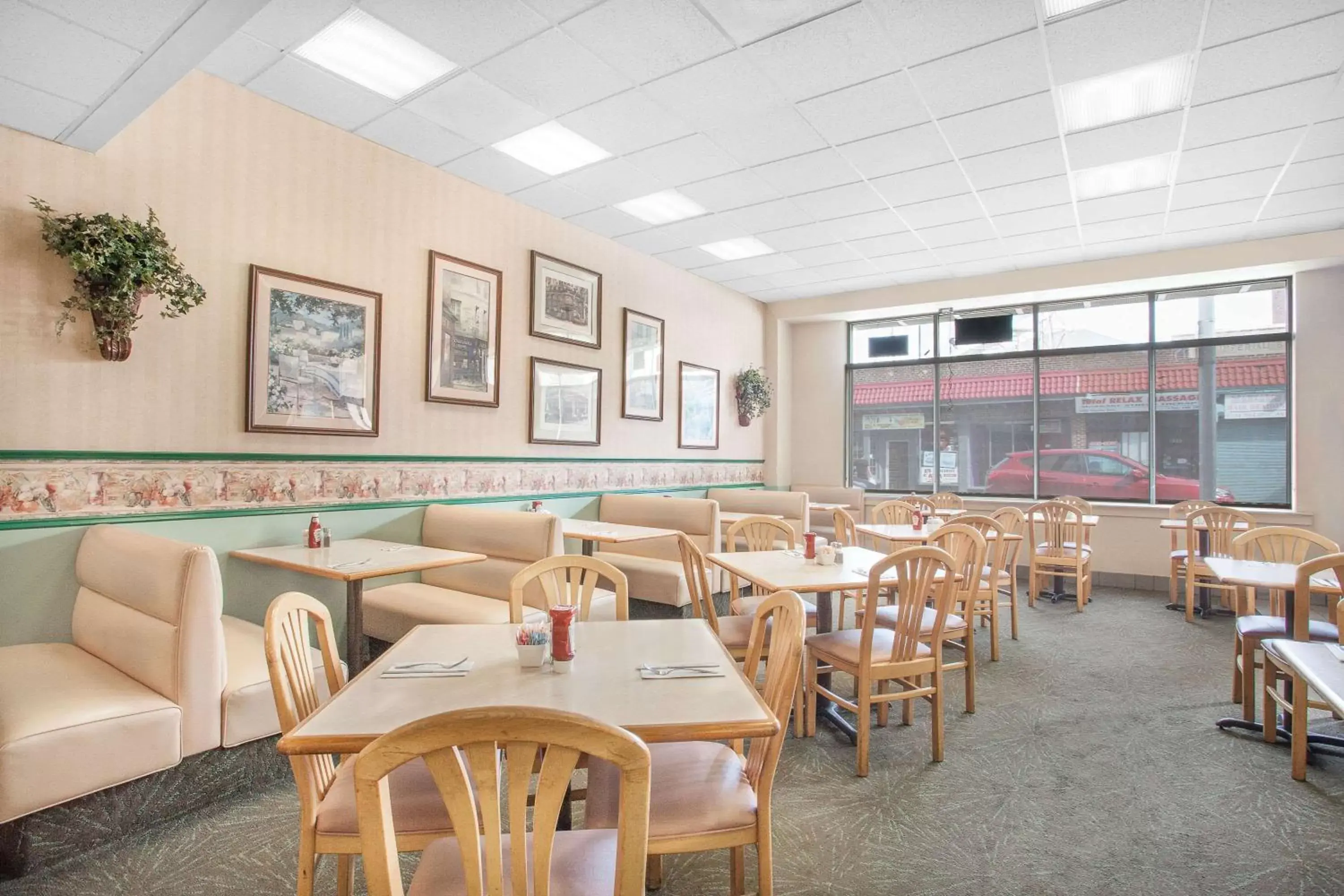 Restaurant/places to eat in Howard Johnson by Wyndham Atlantic City Restaurant/places to eat in Howard Johnson by Wyndham Atlantic City