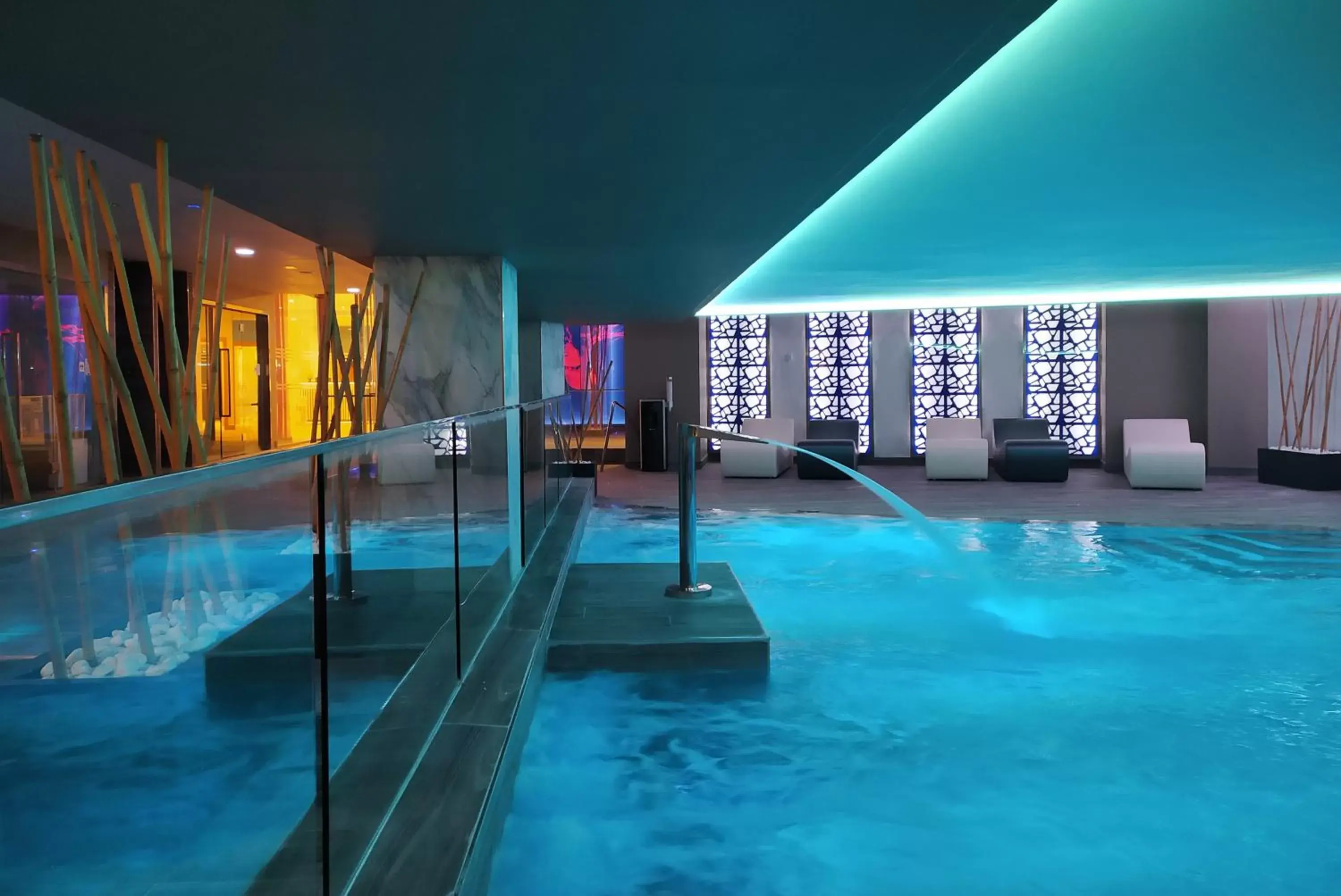 Spa and wellness centre/facilities, Swimming Pool in Hotel Spa Porta Maris by Melia