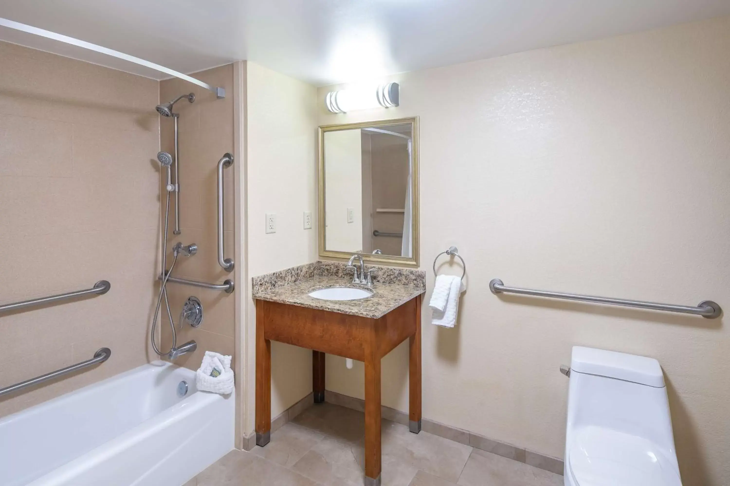 Bathroom in Best Western Charleston Inn