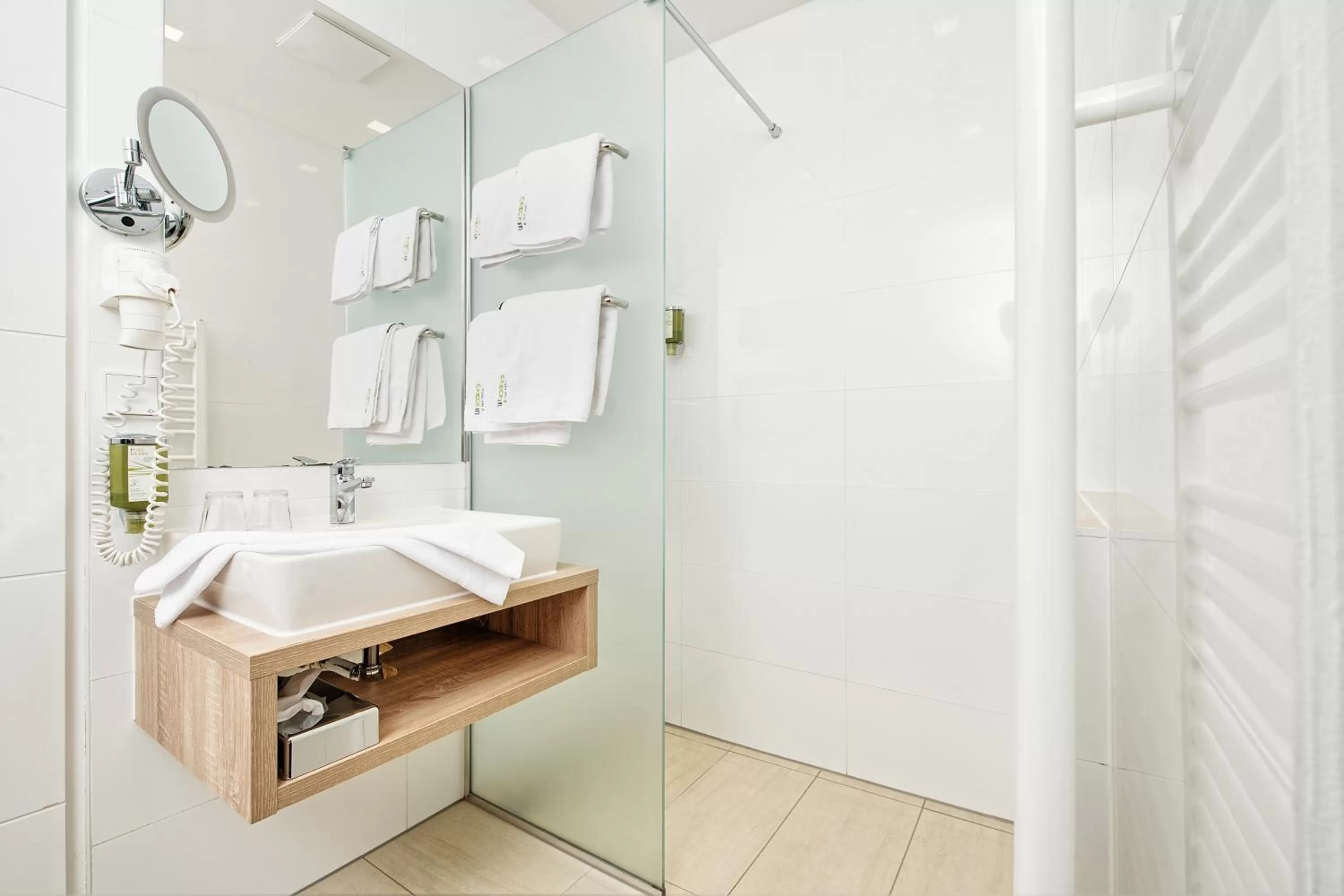 Bathroom in Hotel Velden - 24 Checkin Zimmer im Zentrum