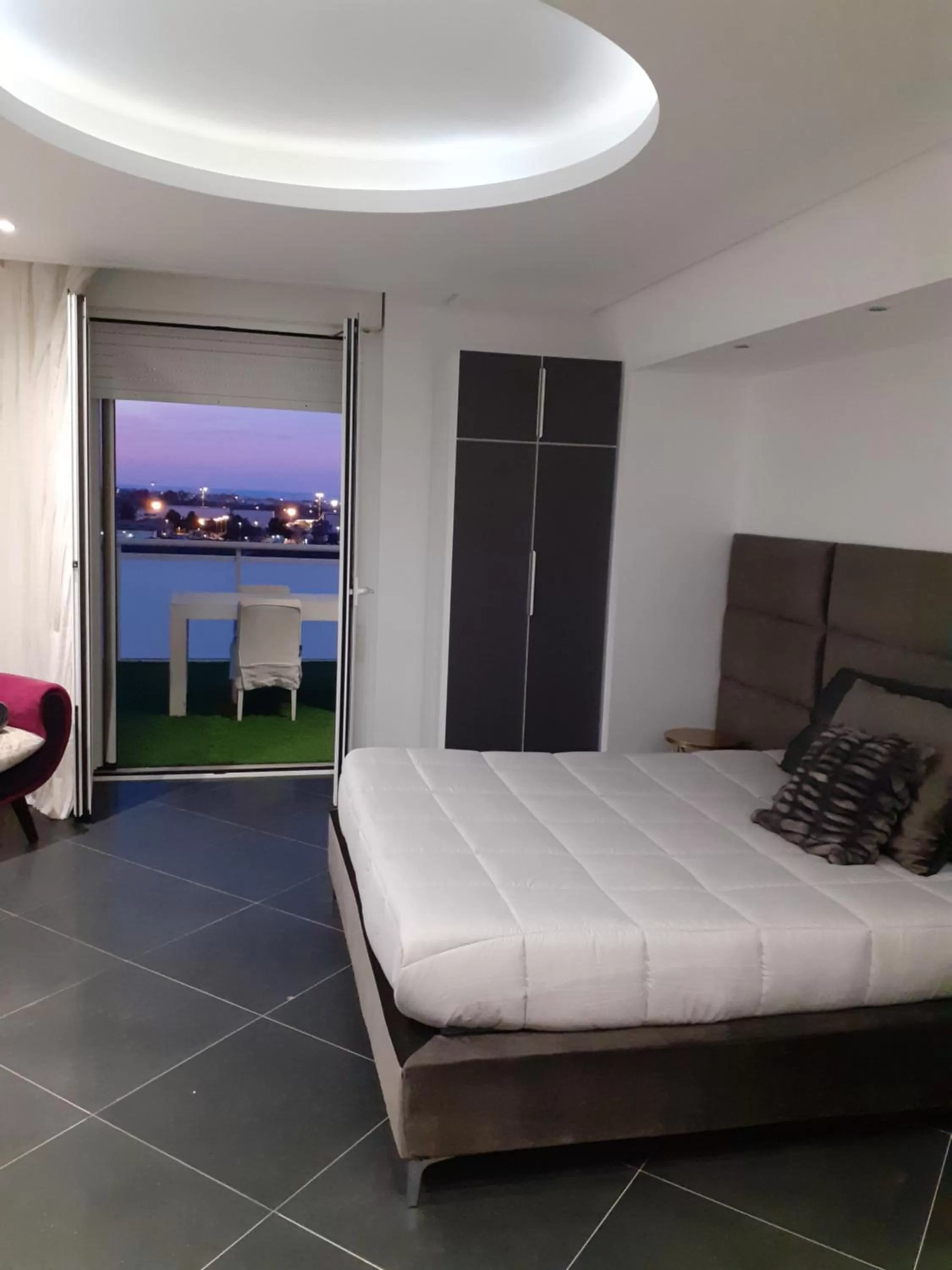 Bed in AIRPORT BARi DELUXE