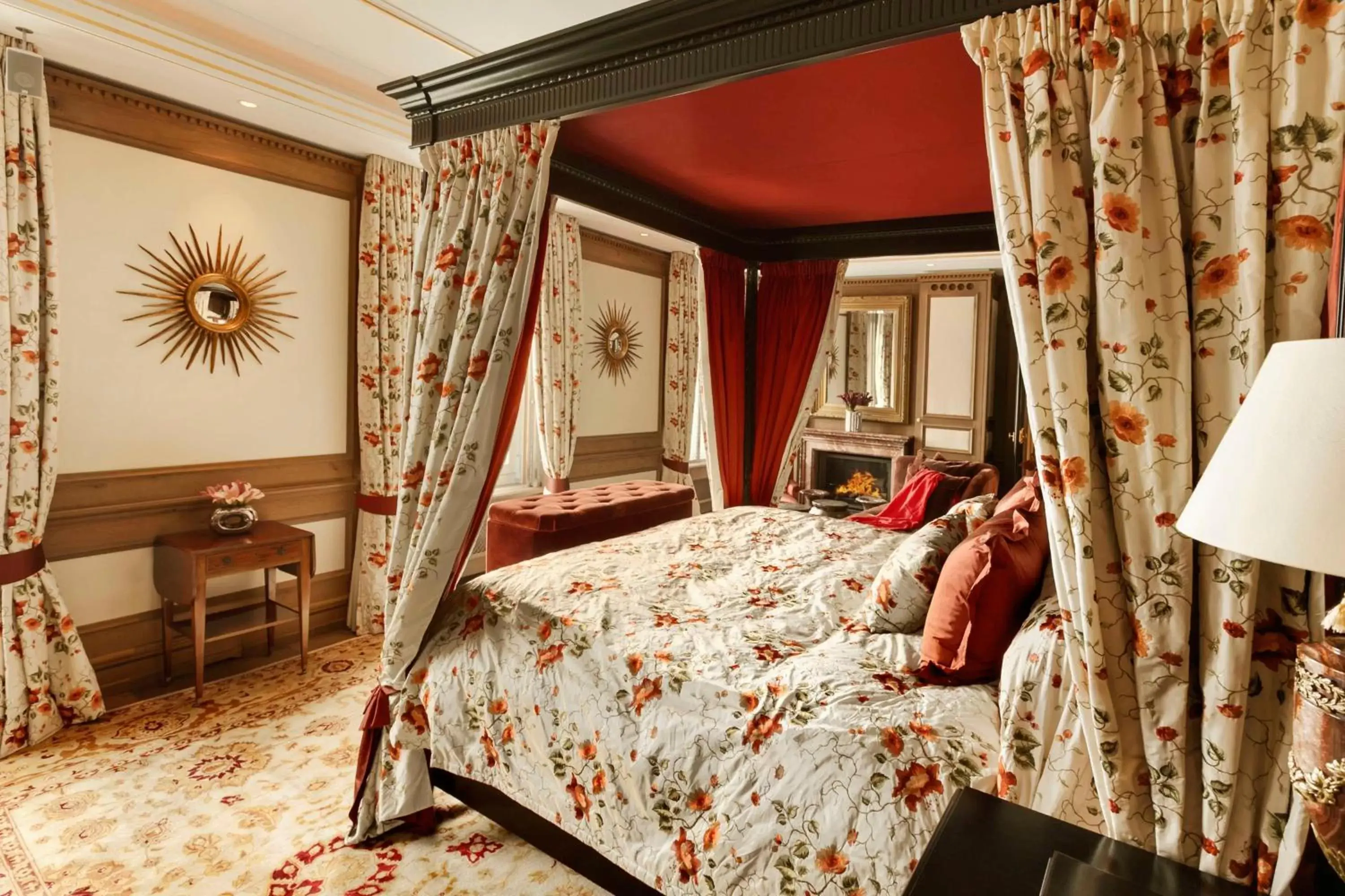 Photo of the whole room, Bed in Hotel Adlon Kempinski Berlin
