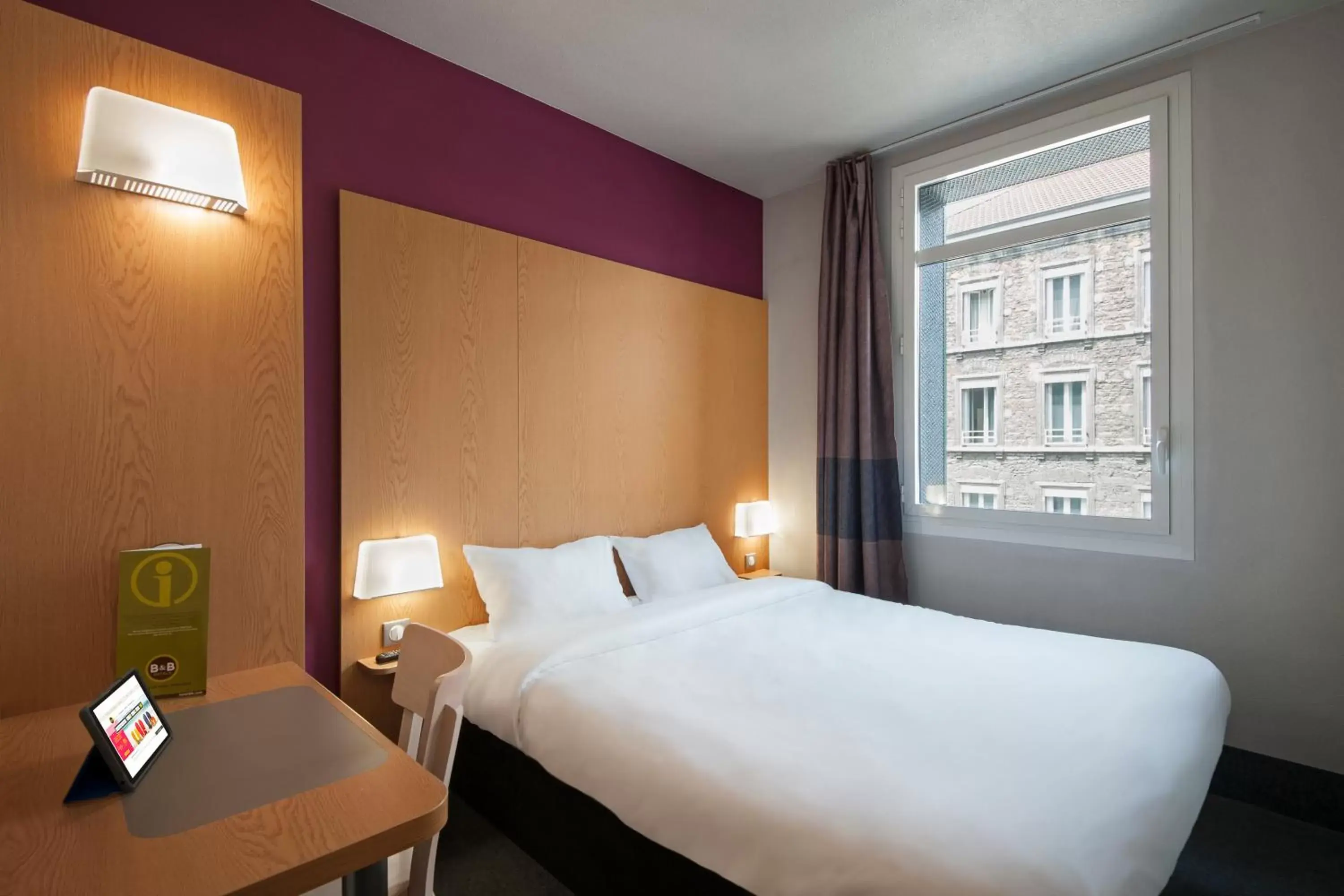 Bedroom, Bed in B&B HOTEL Lyon Ouest Tassin