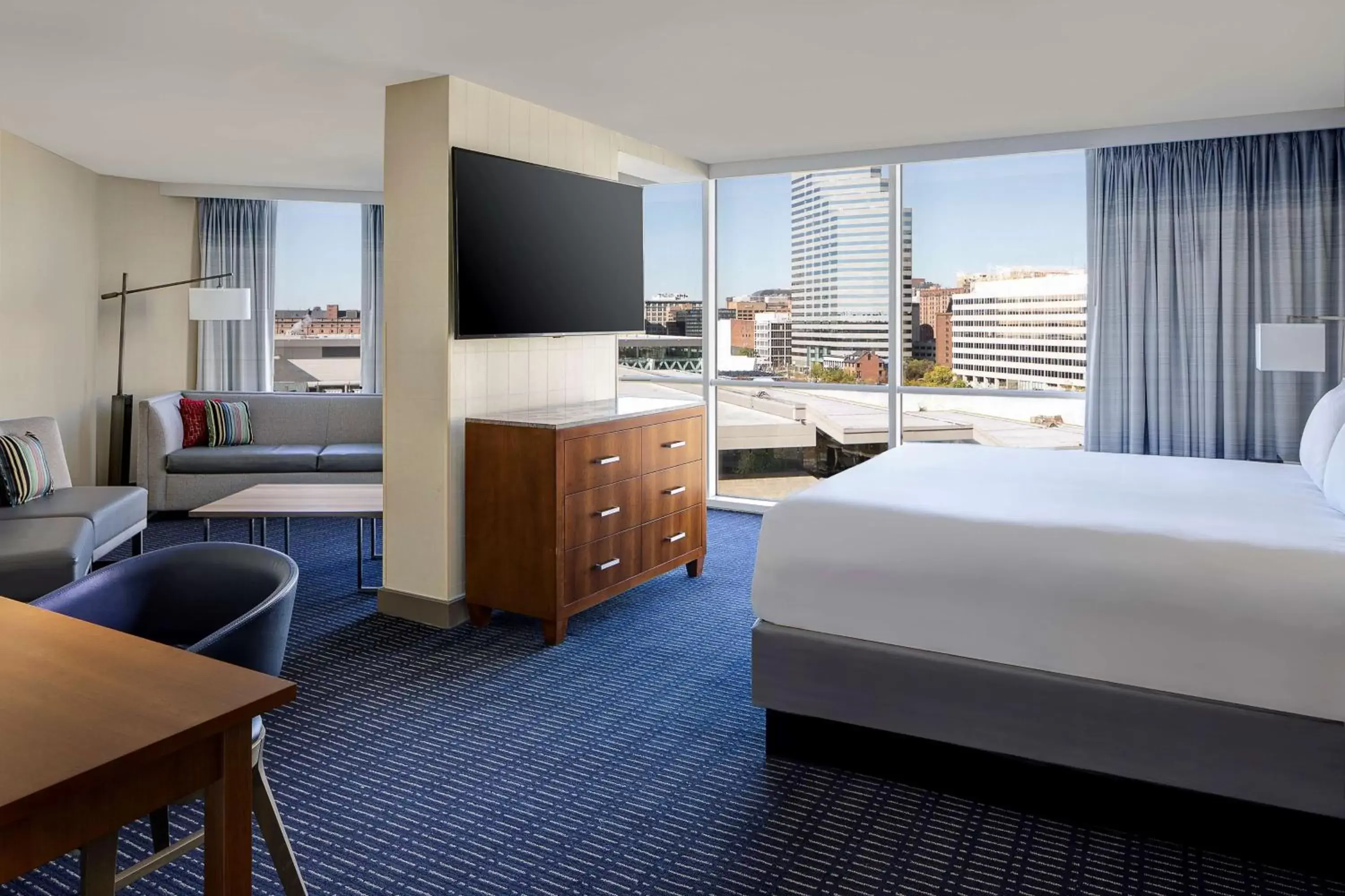 Bedroom in Hyatt Regency Baltimore