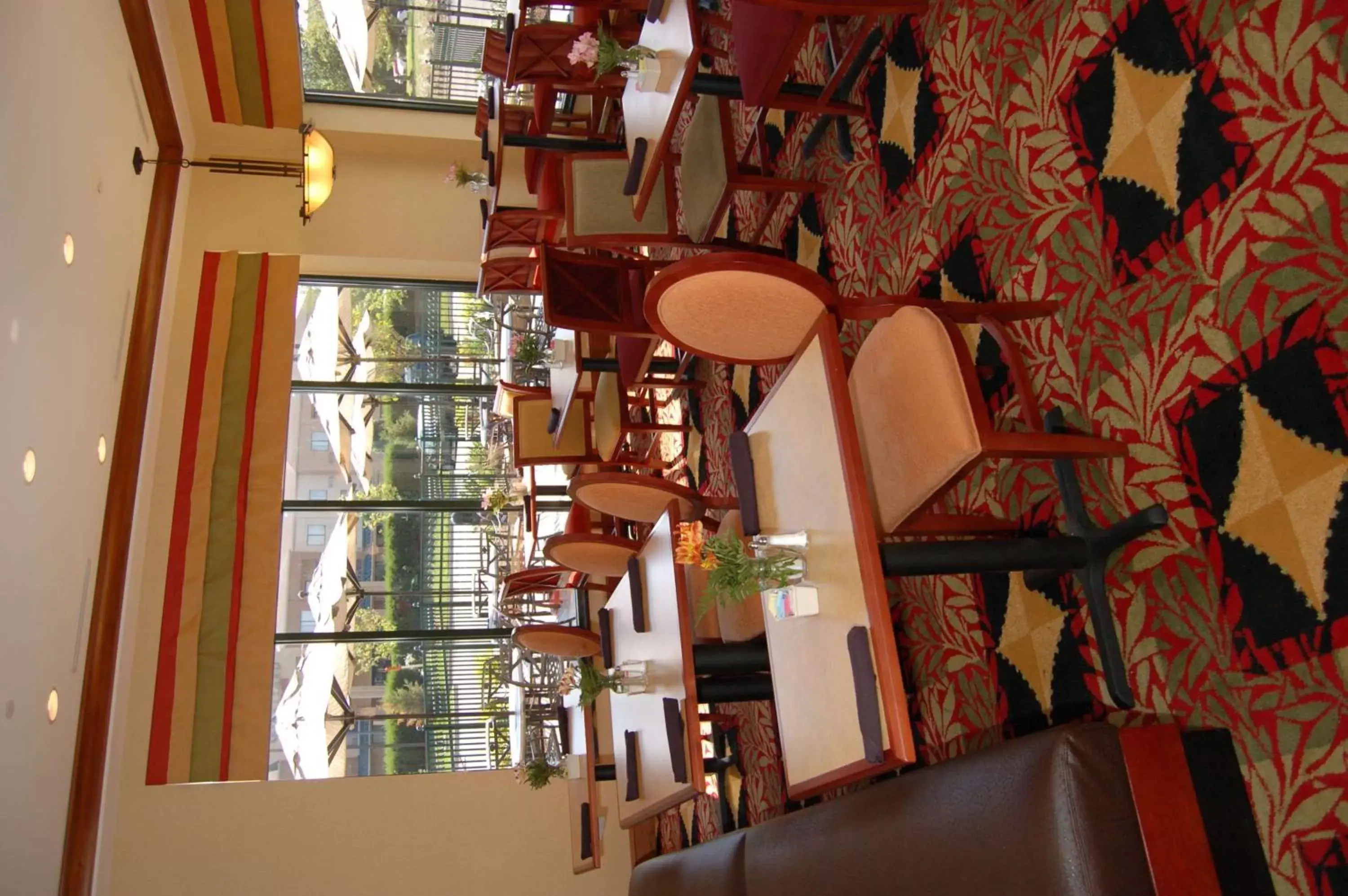 Restaurant/places to eat in Hilton Garden Inn Bowling Green