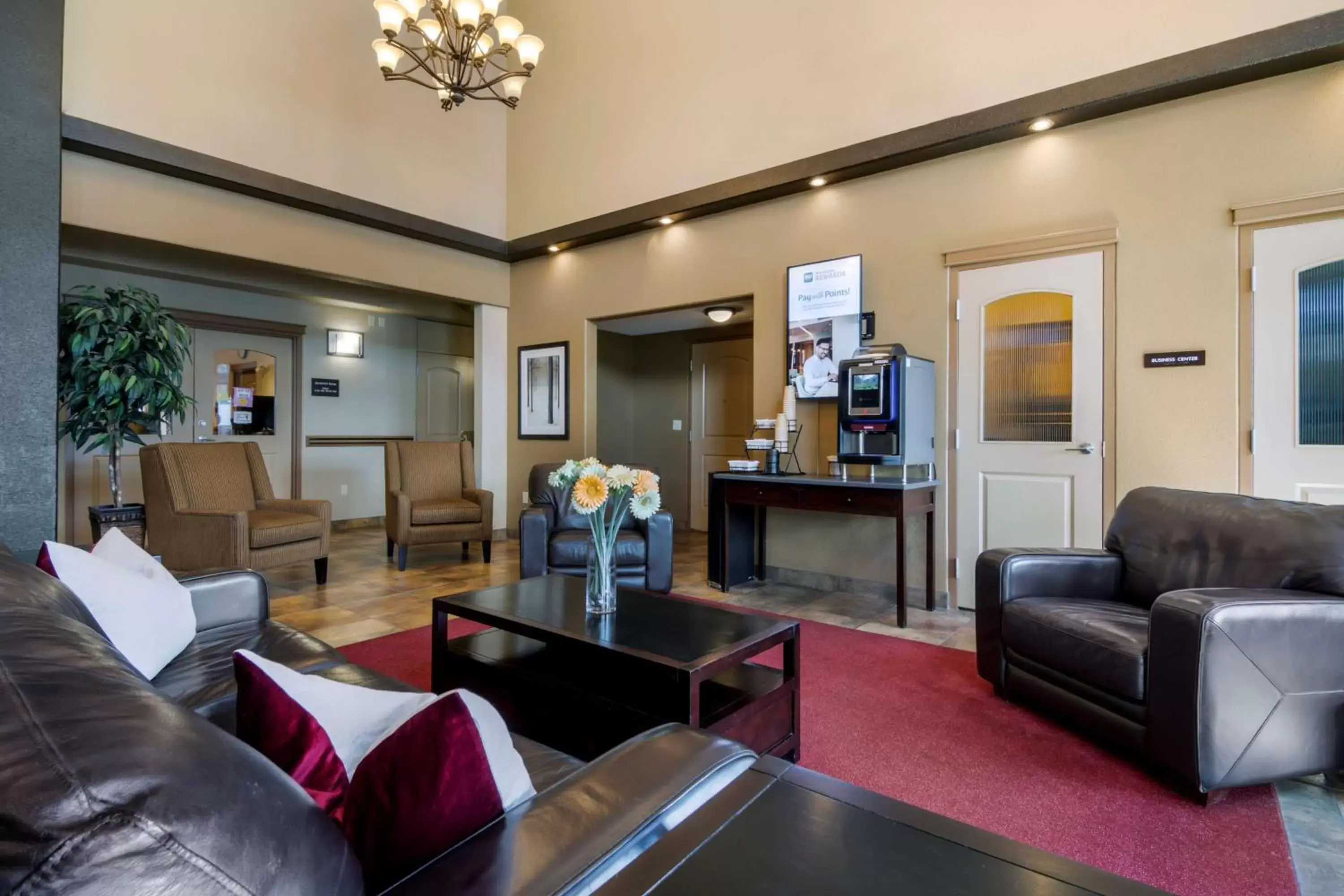 Lobby or reception, Seating Area in Best Western Plus Kamloops Hotel