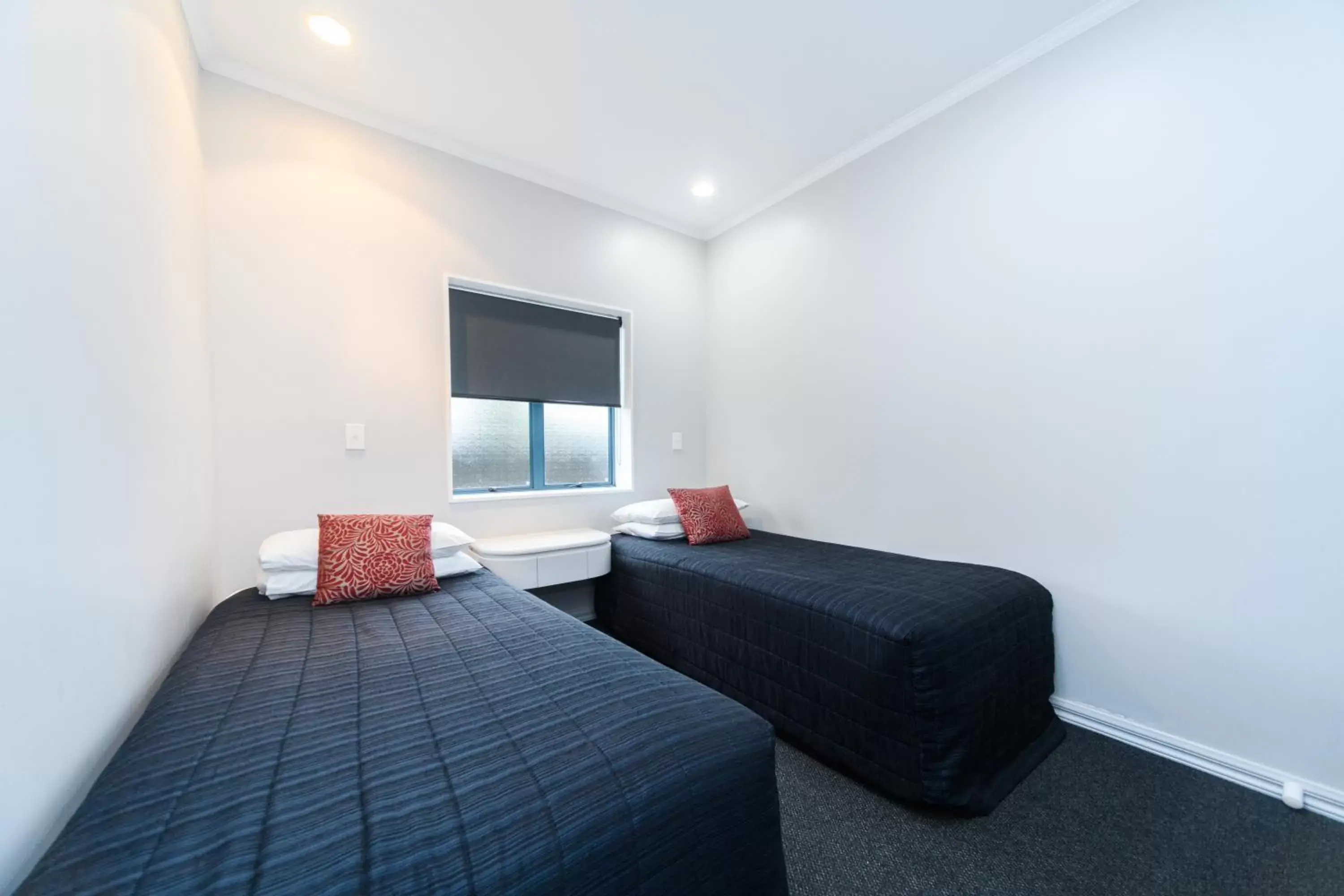 Bedroom, Bed in Aubyn Court Spa Motel