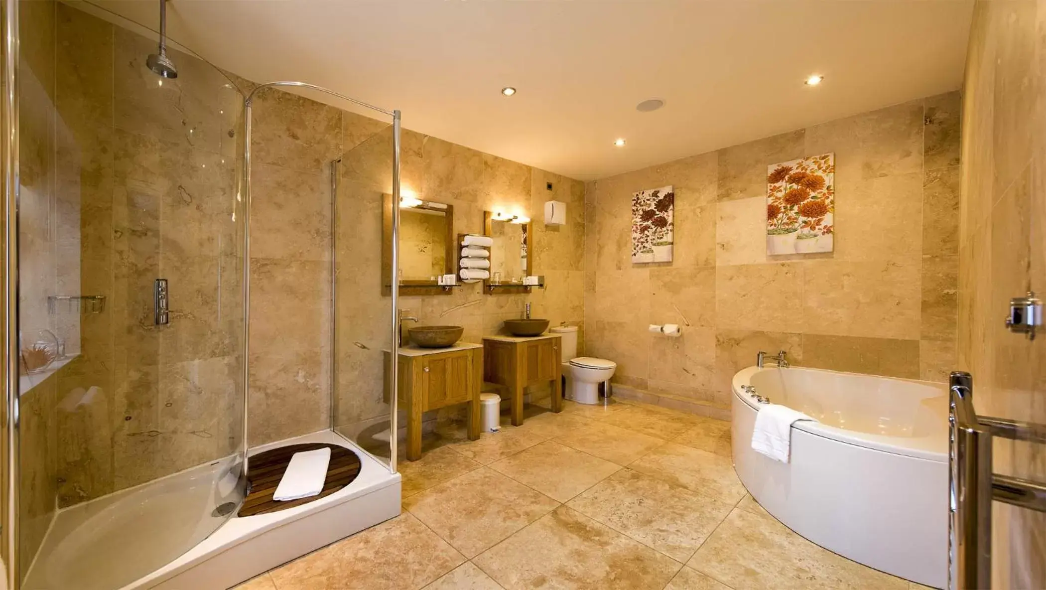 Bathroom in The Fairfax Arms