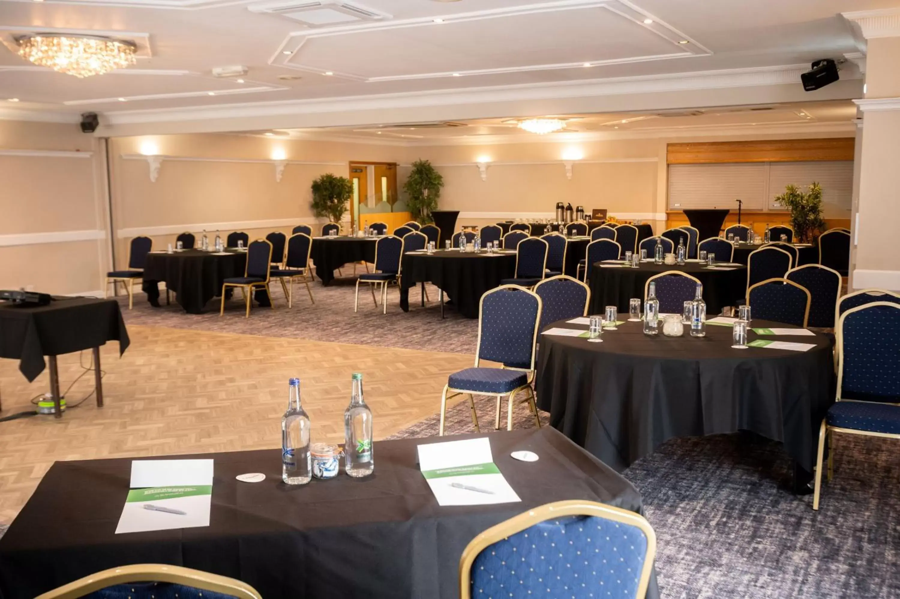 Meeting/conference room, Restaurant/Places to Eat in Holiday Inn A55 Chester West, an IHG Hotel