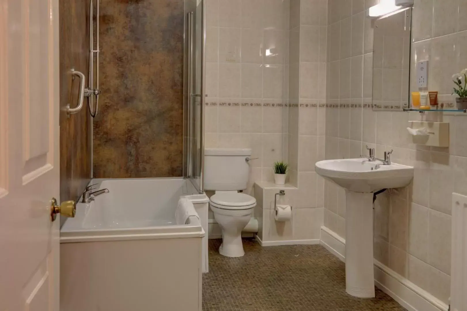 Bathroom in Best Western Plus Kenwick Park Hotel