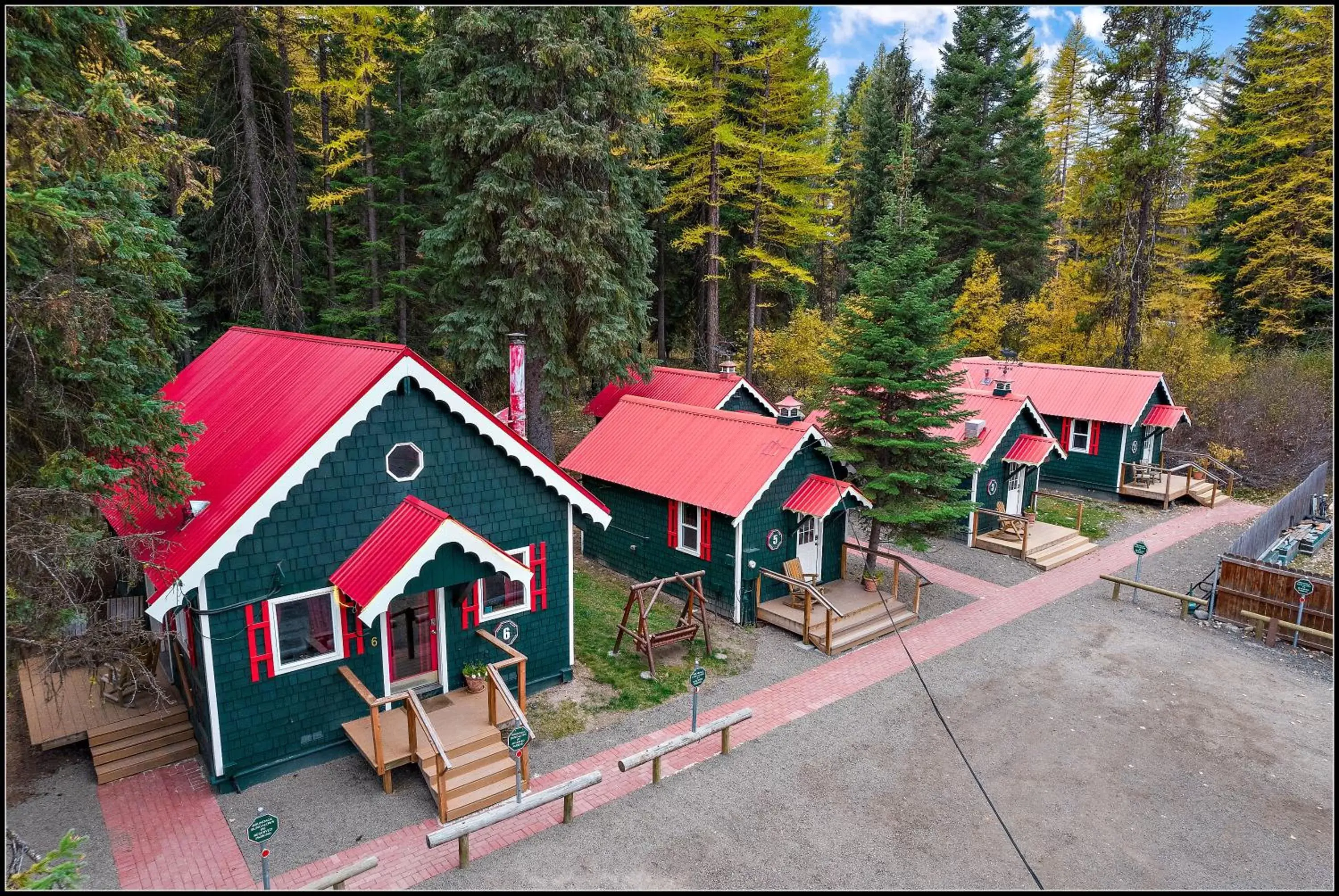 Property building, Bird's-eye View in Brundage Bungalows