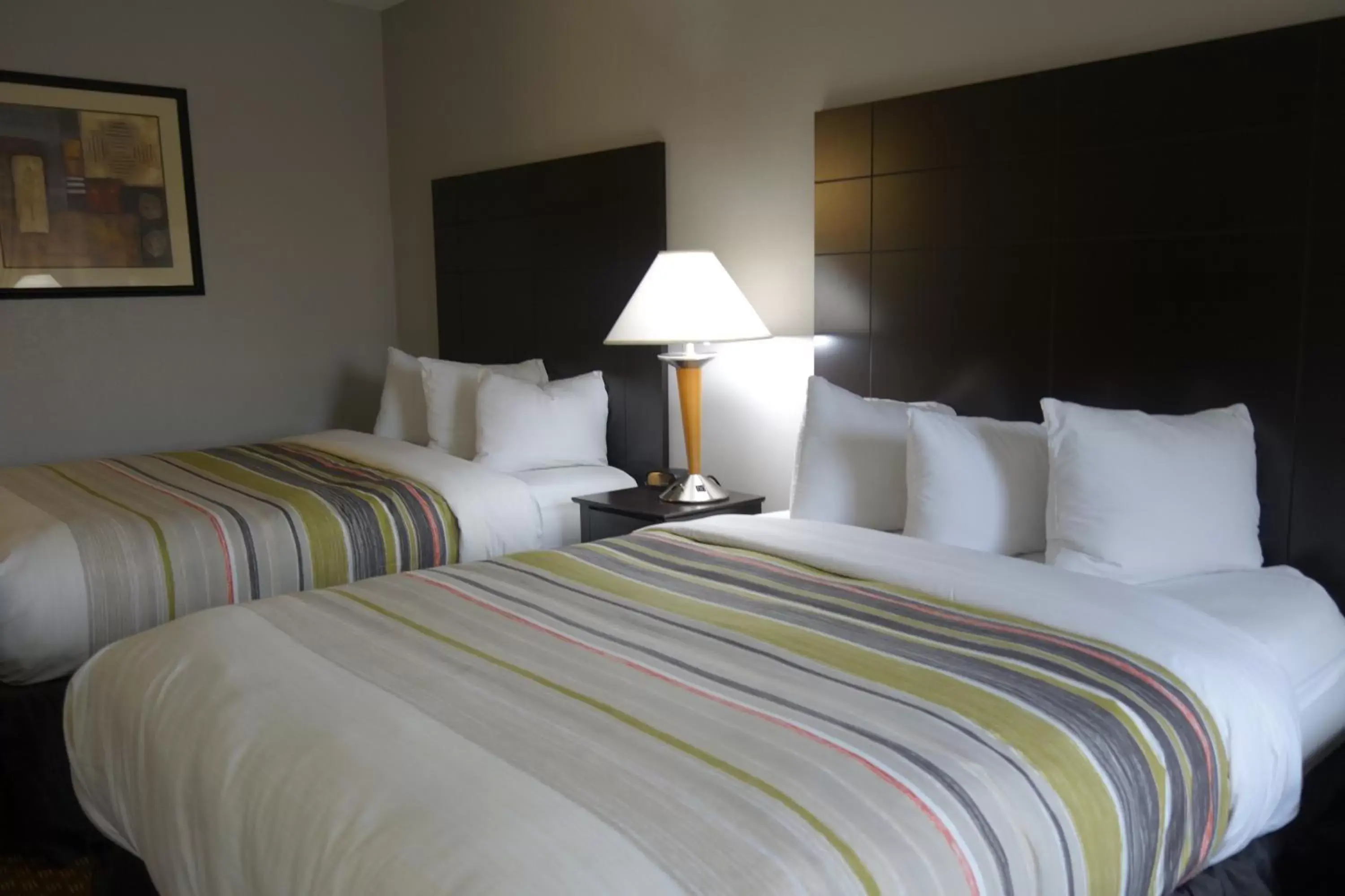Bedroom, Bed in Country Inn & Suites by Radisson, Indianapolis East, IN