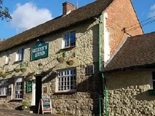 Property building in The Queens Head