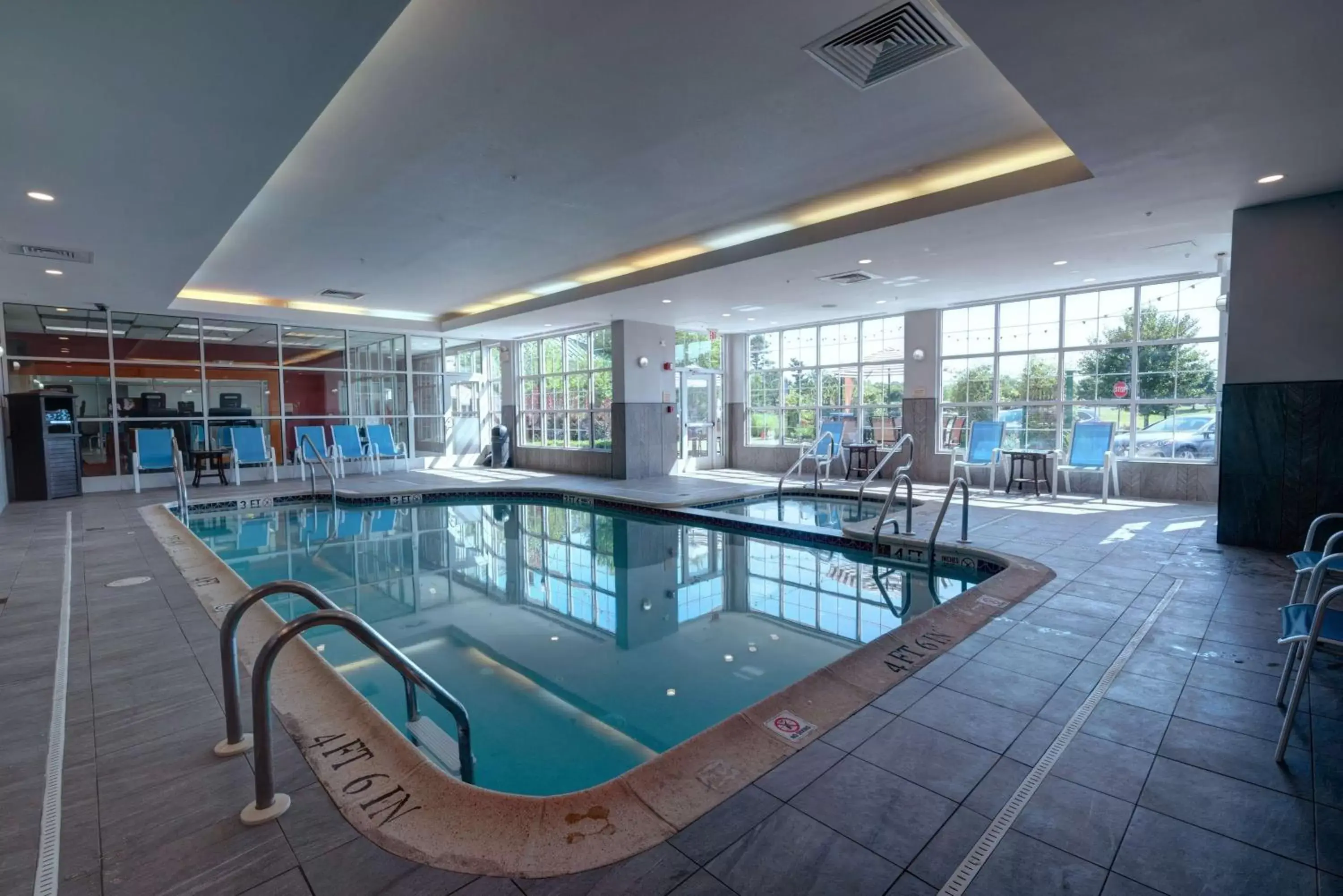 Swimming Pool in Hilton Garden Inn Hamilton