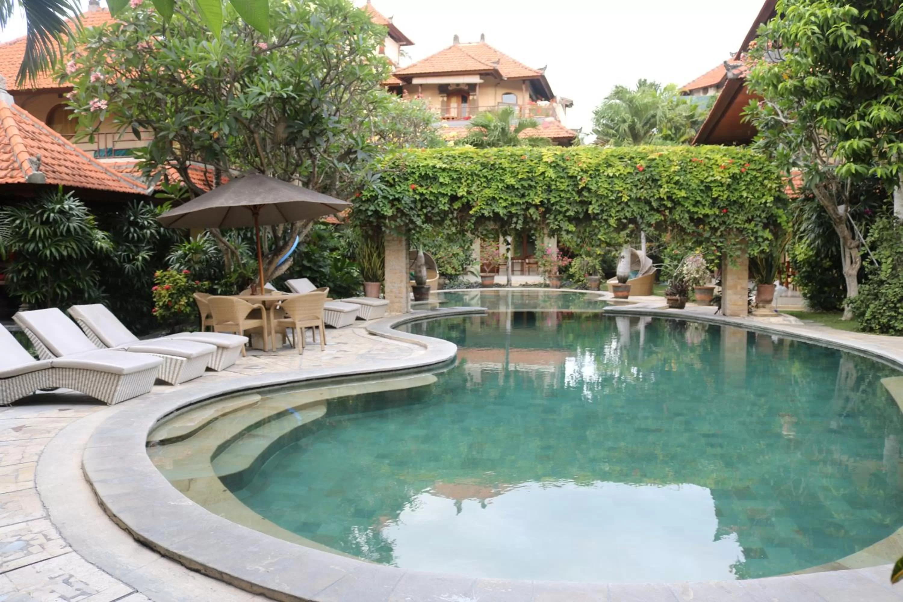 Swimming pool in Kusnadi Hotel