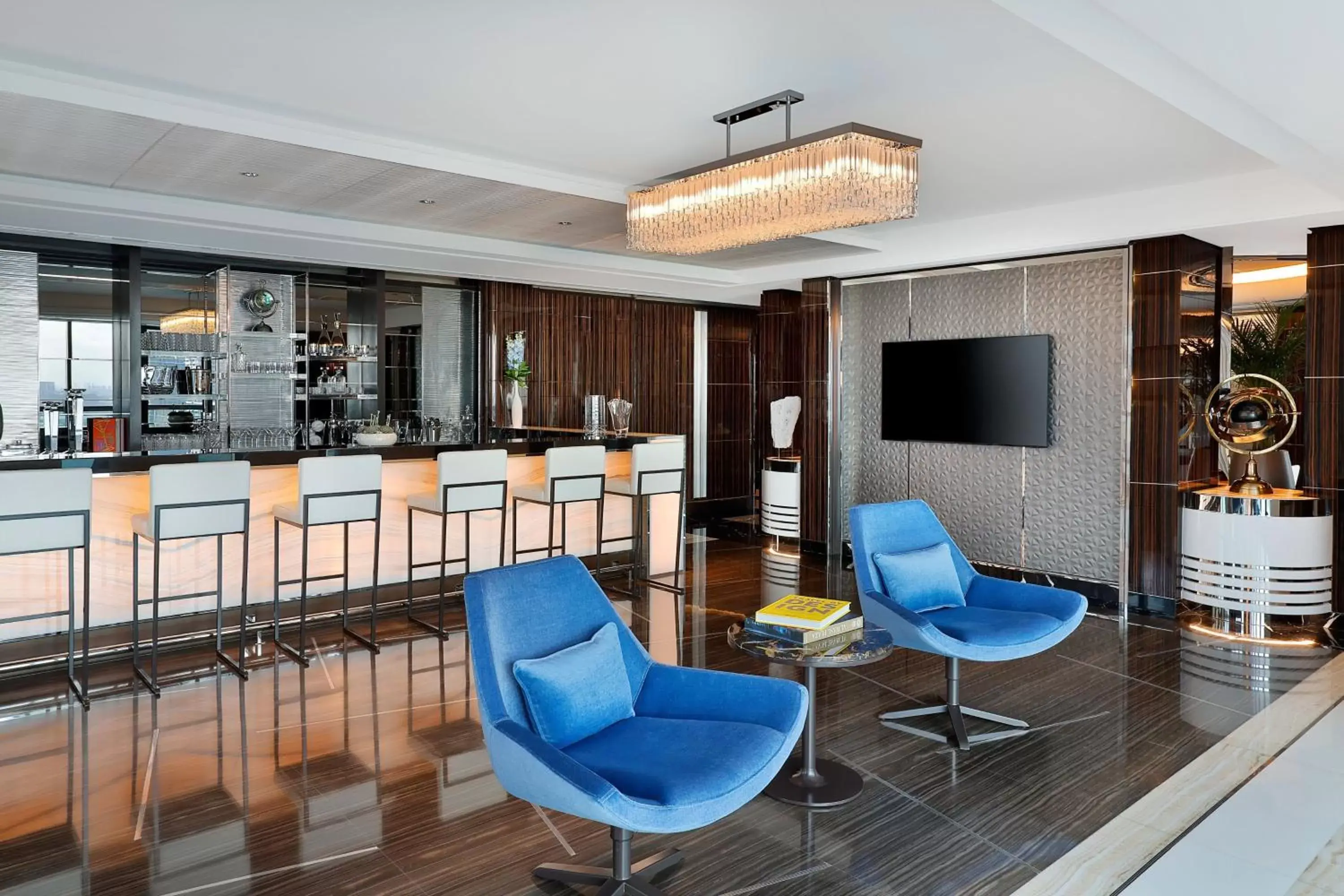 Photo of the whole room, Lounge/Bar in Marriott Resort Palm Jumeirah, Dubai
