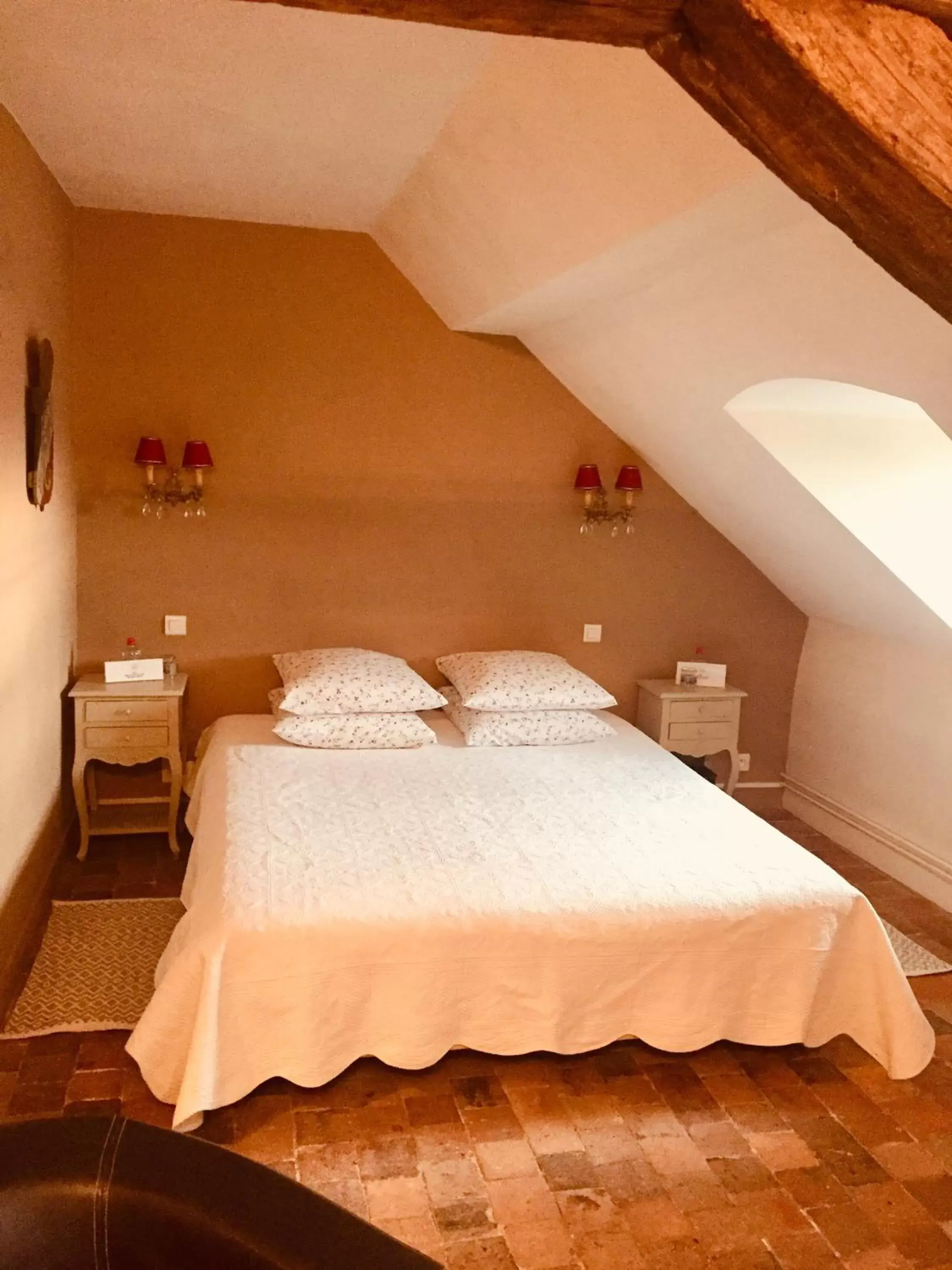 Deluxe King Room in Au 16 Place Saint Louis Deluxe King Room in Au 16 Place Saint Louis