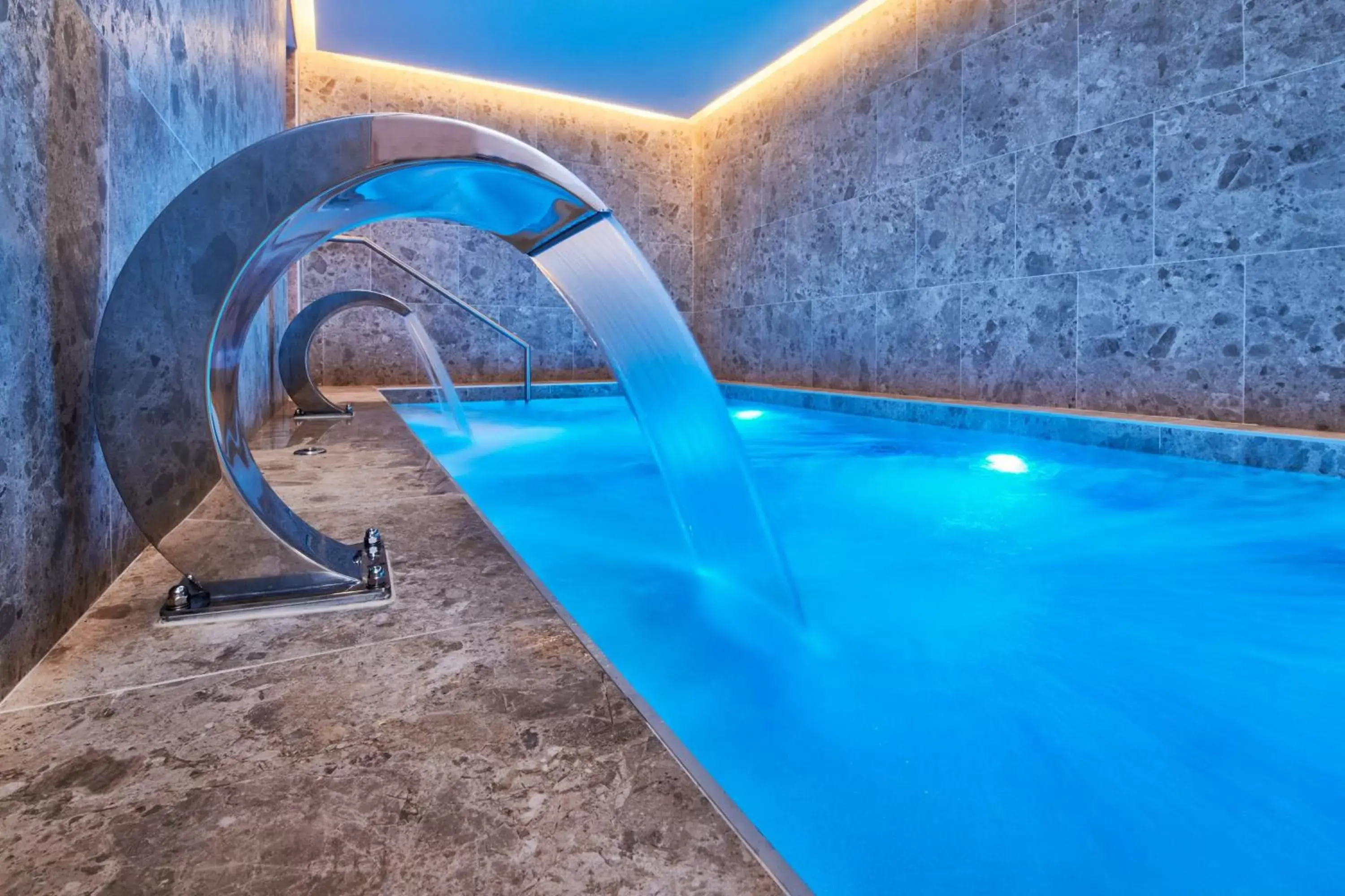 Swimming Pool in Grotta Giusti Thermal Spa Resort Tuscany, Autograph Collection