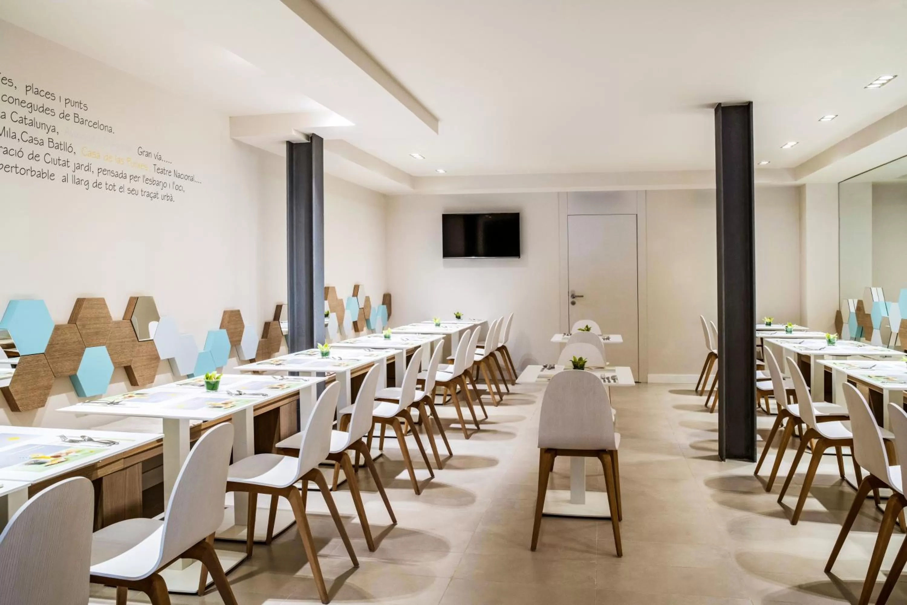 Restaurant/places to eat in ibis Styles Barcelona Centre