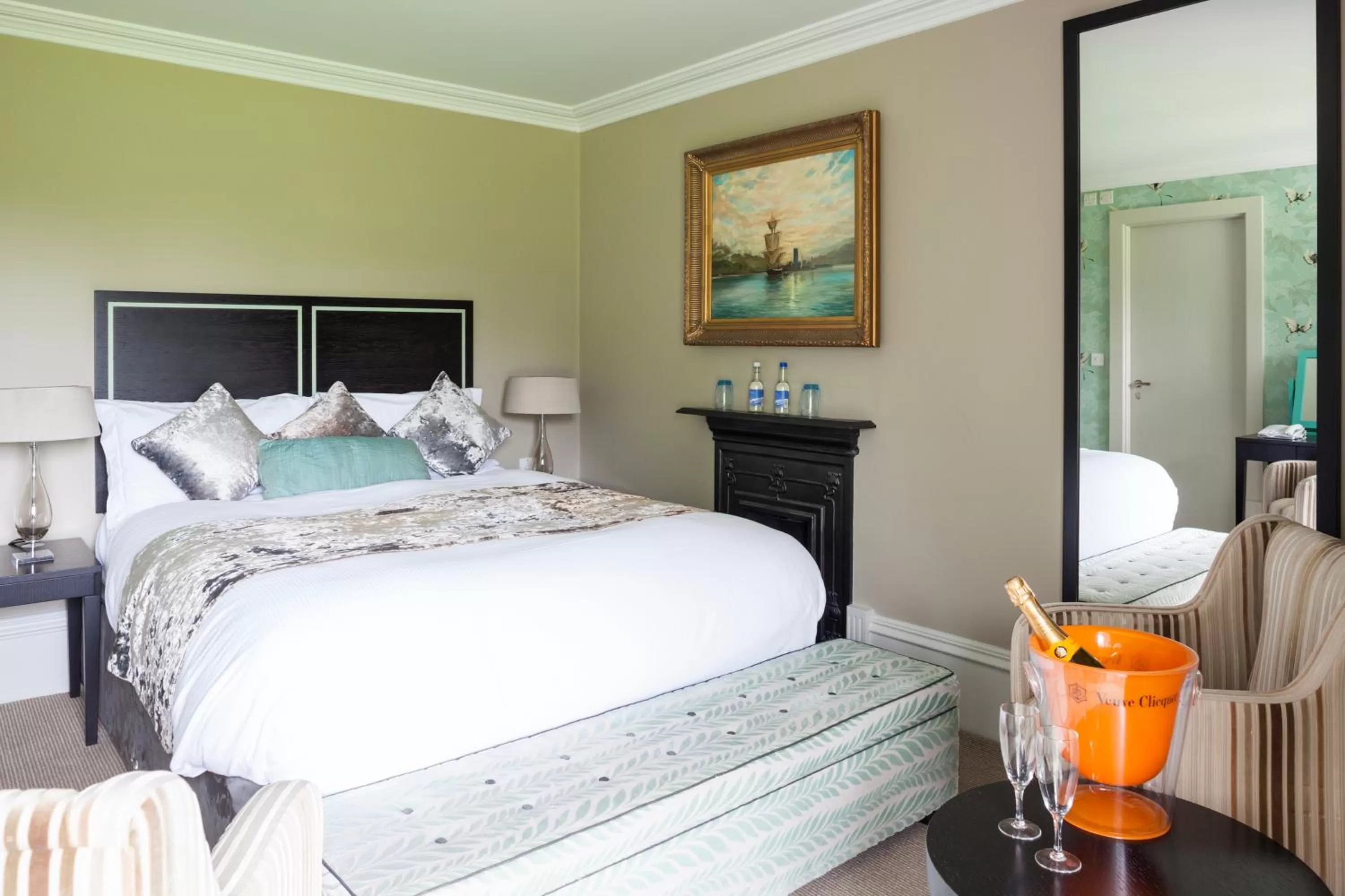 Photo of the whole room, Bed in The Cornwall Hotel Spa & Lodges